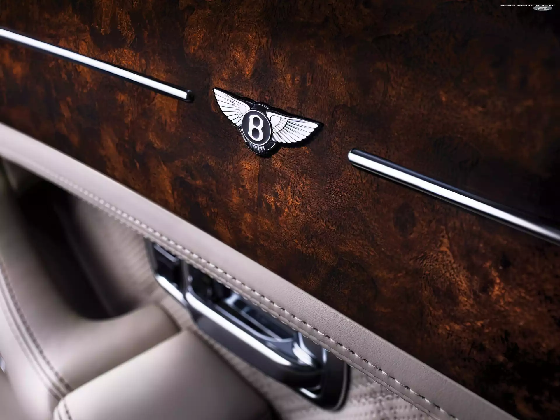 Drewno, Emblemat, Bentley Arnage