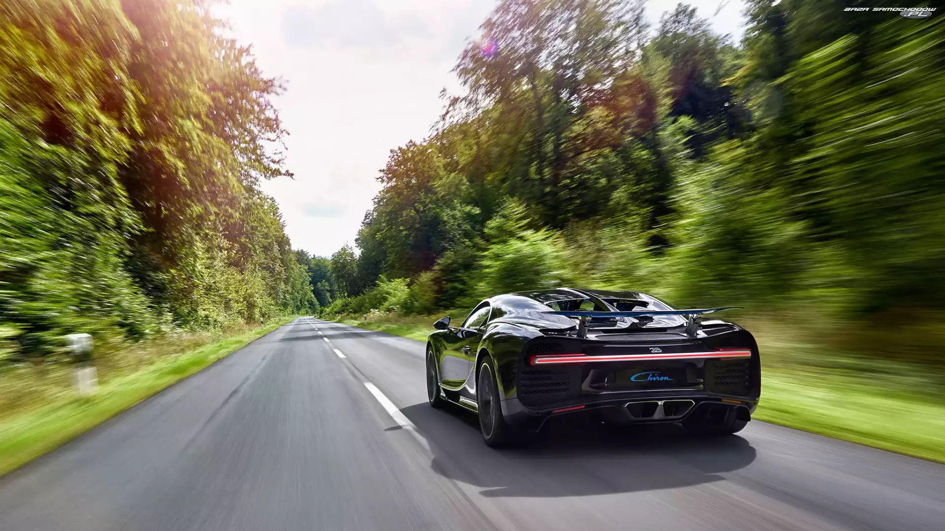 Droga, Bugatti Chiron, Tył