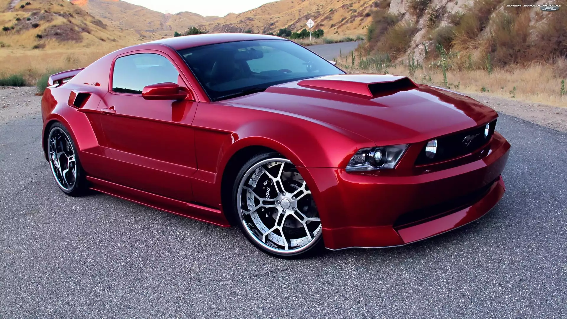 Droga, Wiśniowy, Ford Mustang