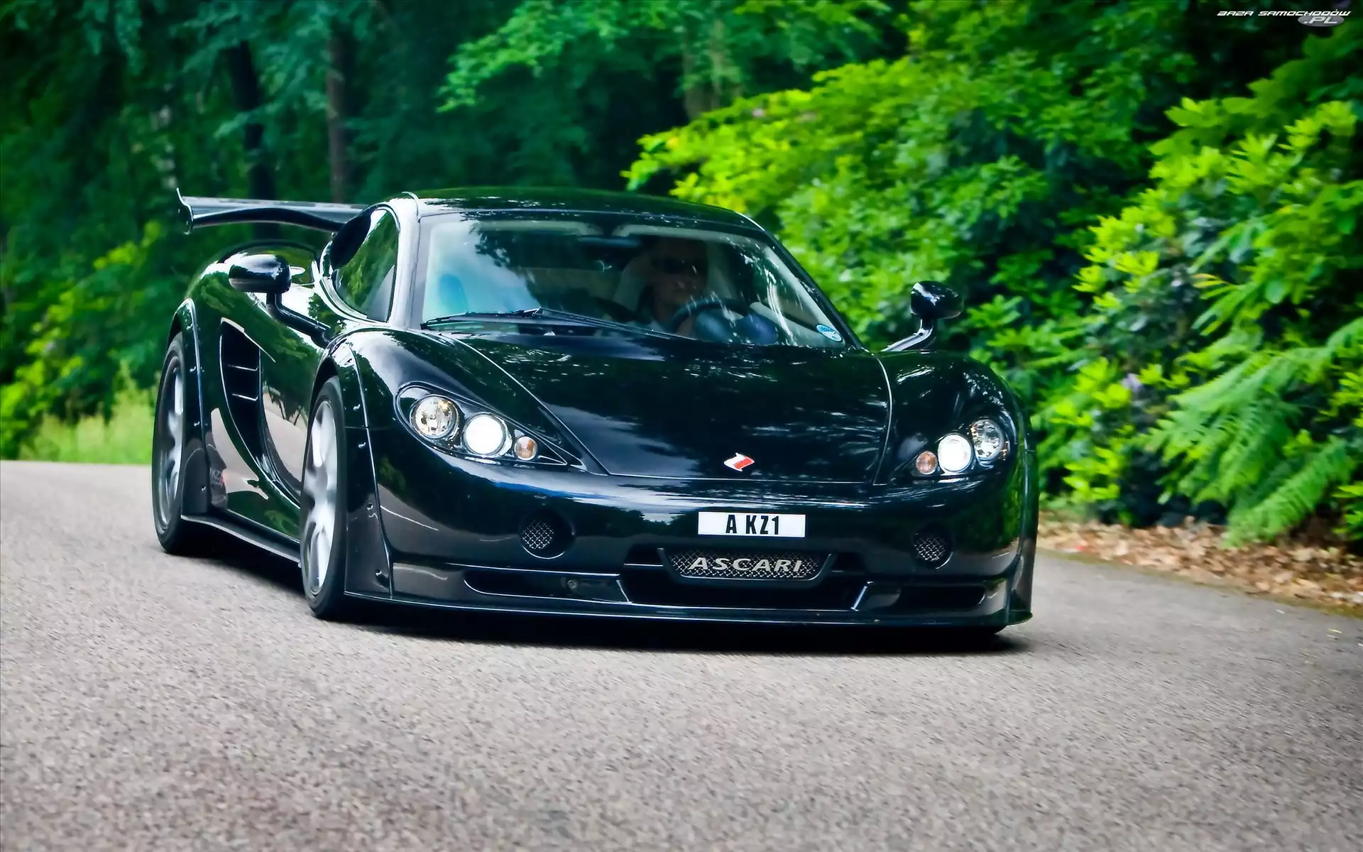 Droga, Ascari KZ1R, Czarny