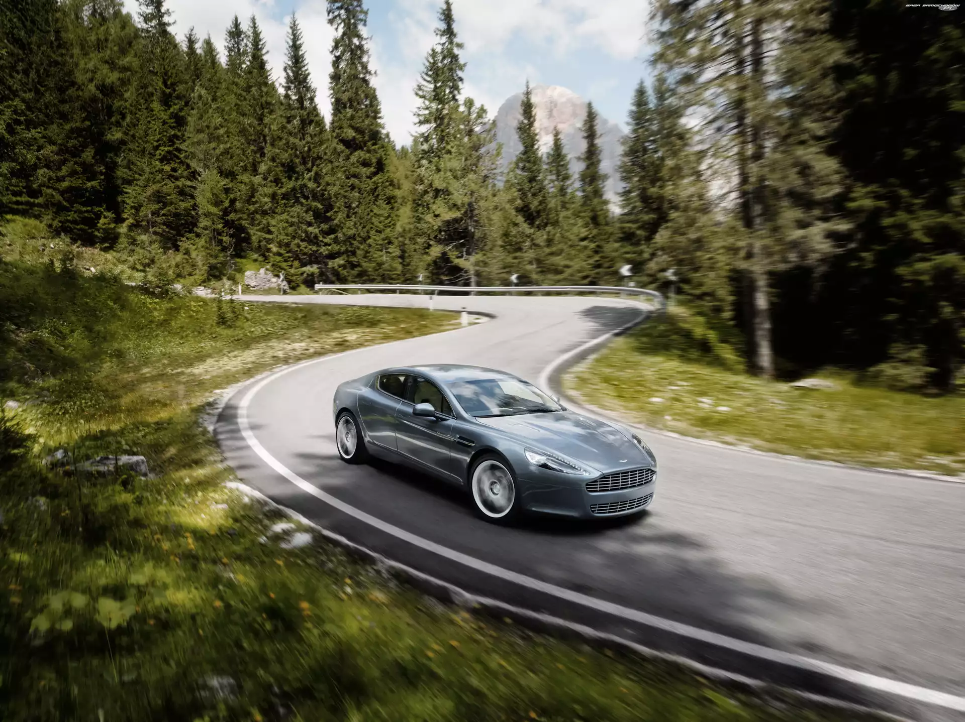 Droga, Aston Martin Rapide, Zakręt