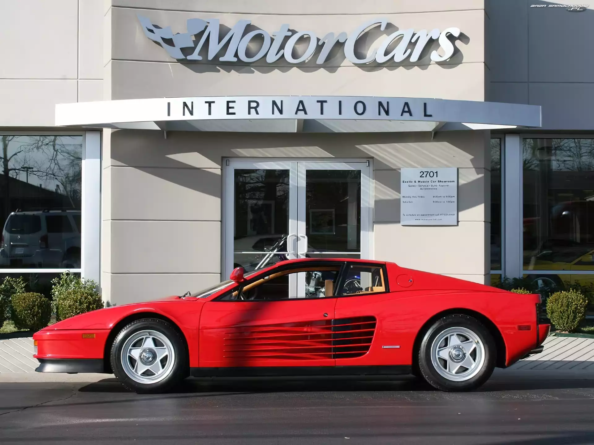 Ferrari Testarossa, Drzwi, Kierowcy, Strona