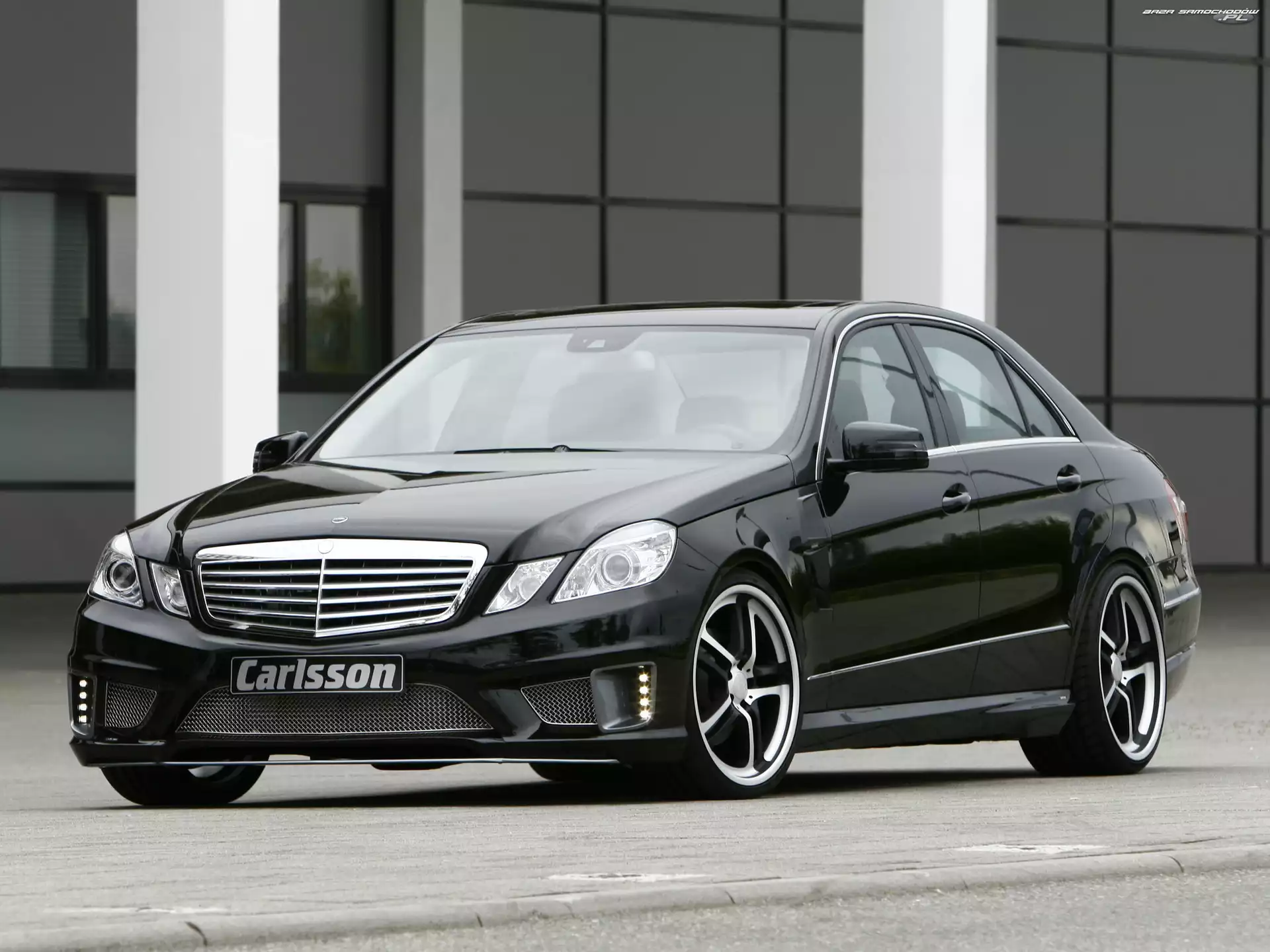 Dzielone, Carlsson, Mercedes W212, Reflektory