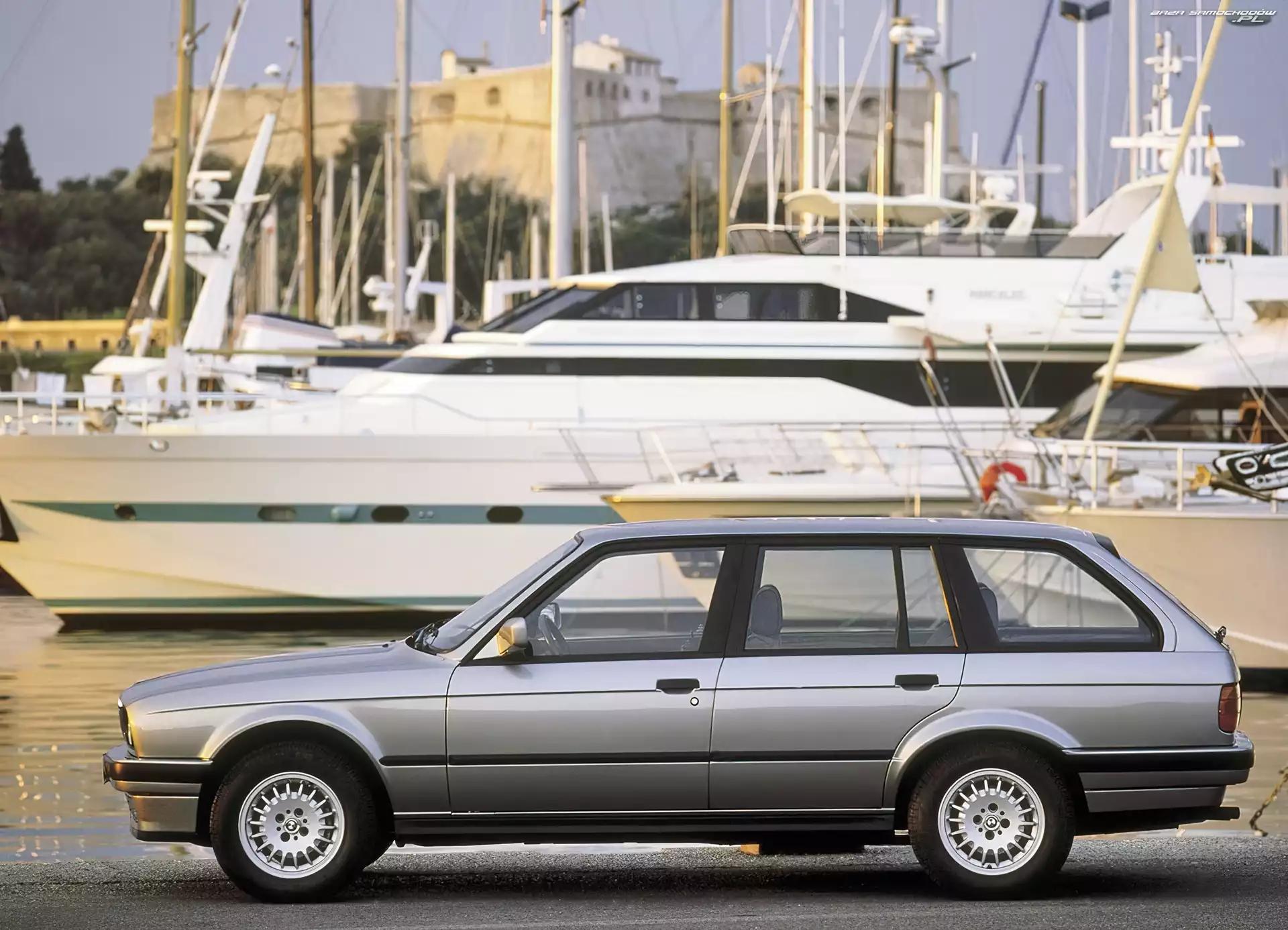 Touring, E30