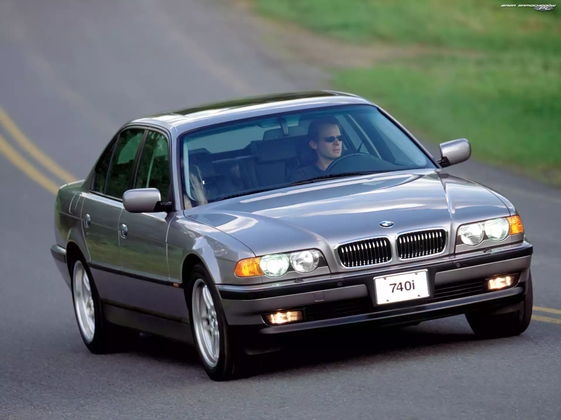 740i, E38