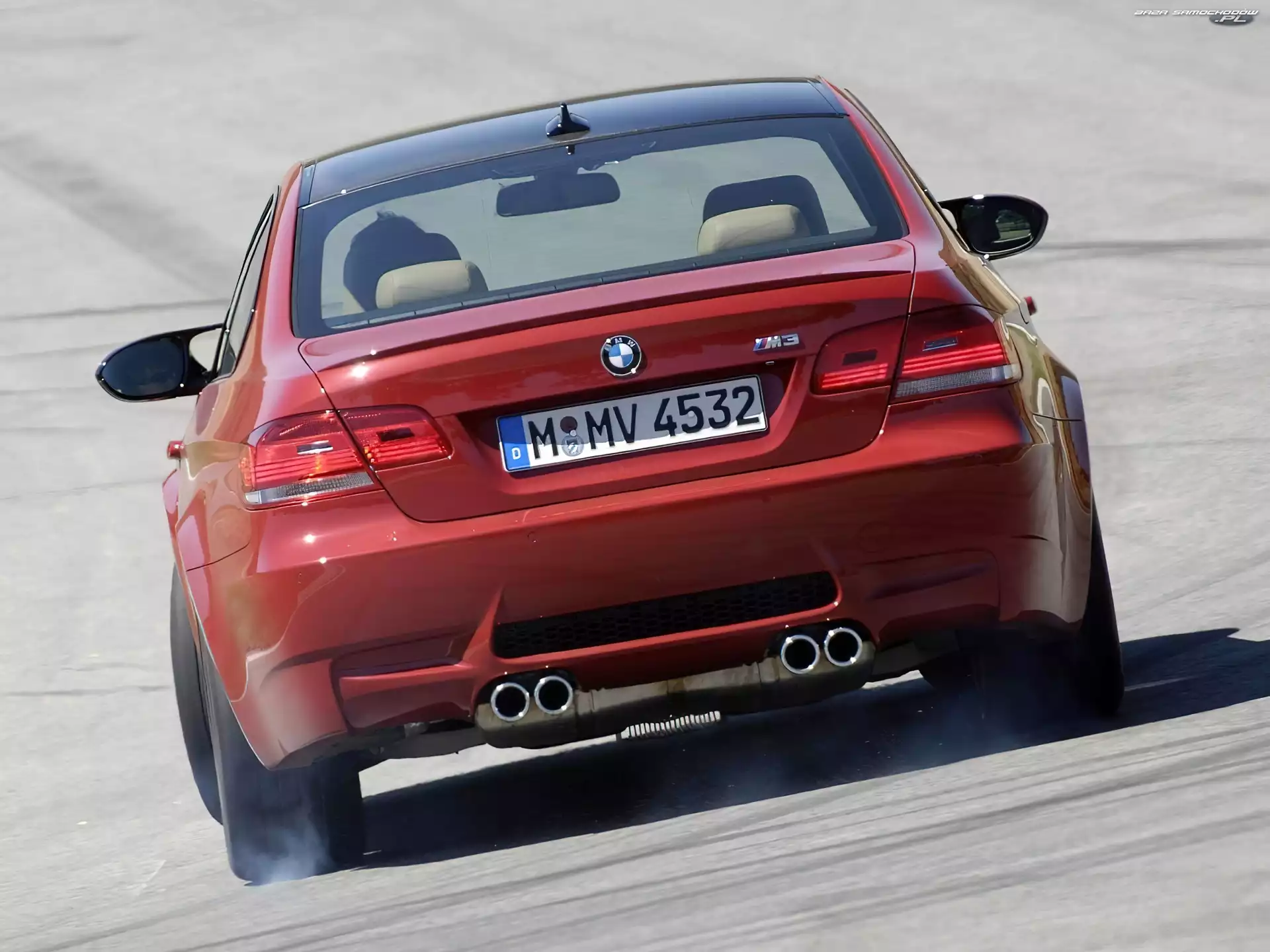 BMW M3, E90, Gumy, Palenie