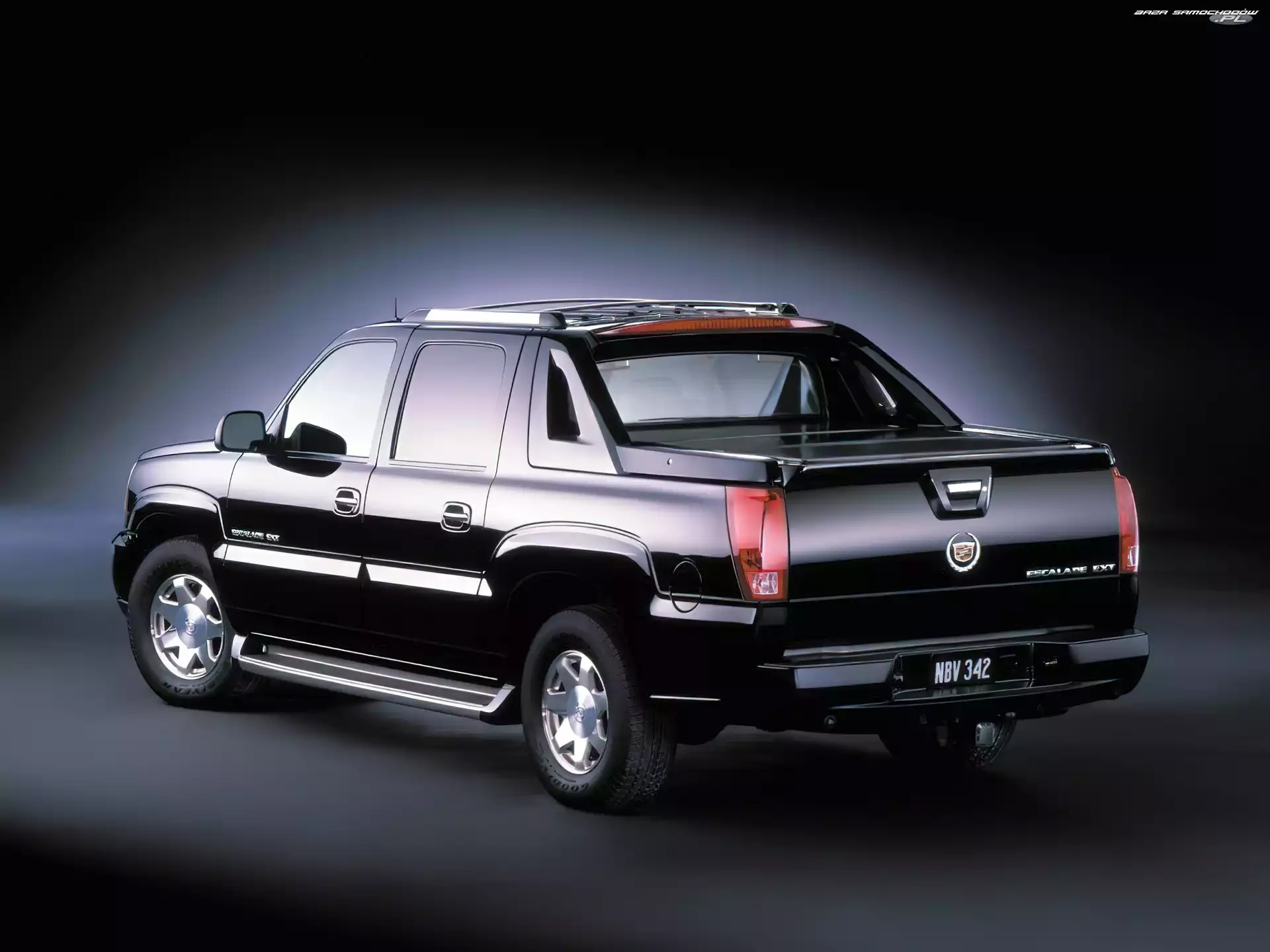Escalade III, Czarny
