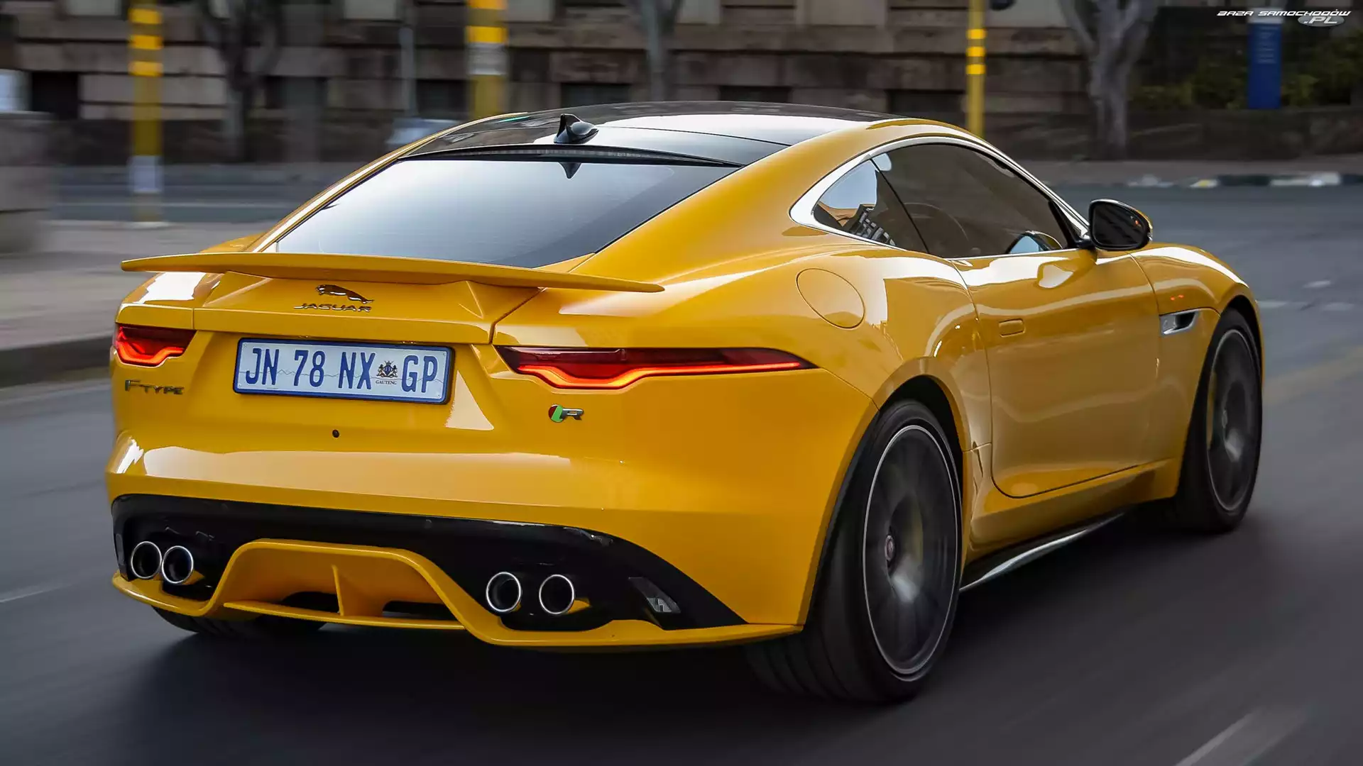 Żółty, Jaguar F-Type