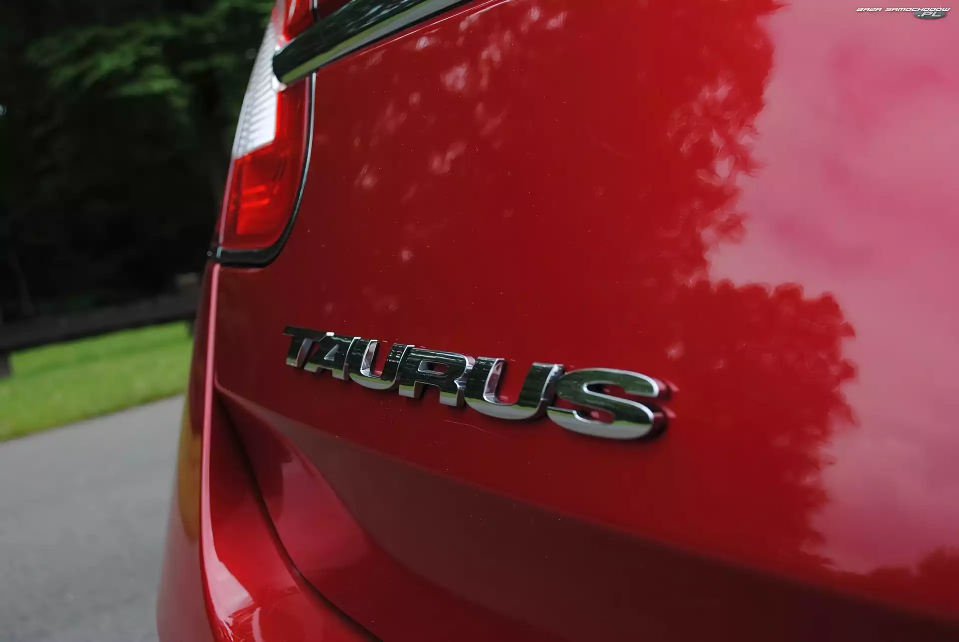 Ford Taurus, Emblemat