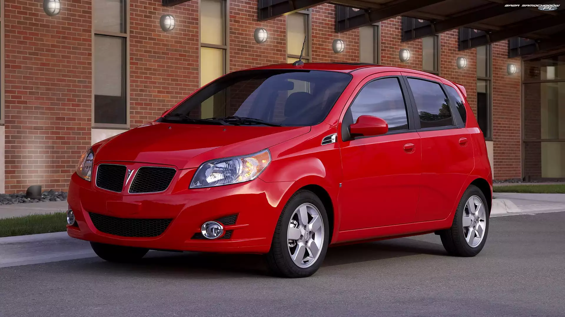 Pontiac G3, Hatchback
