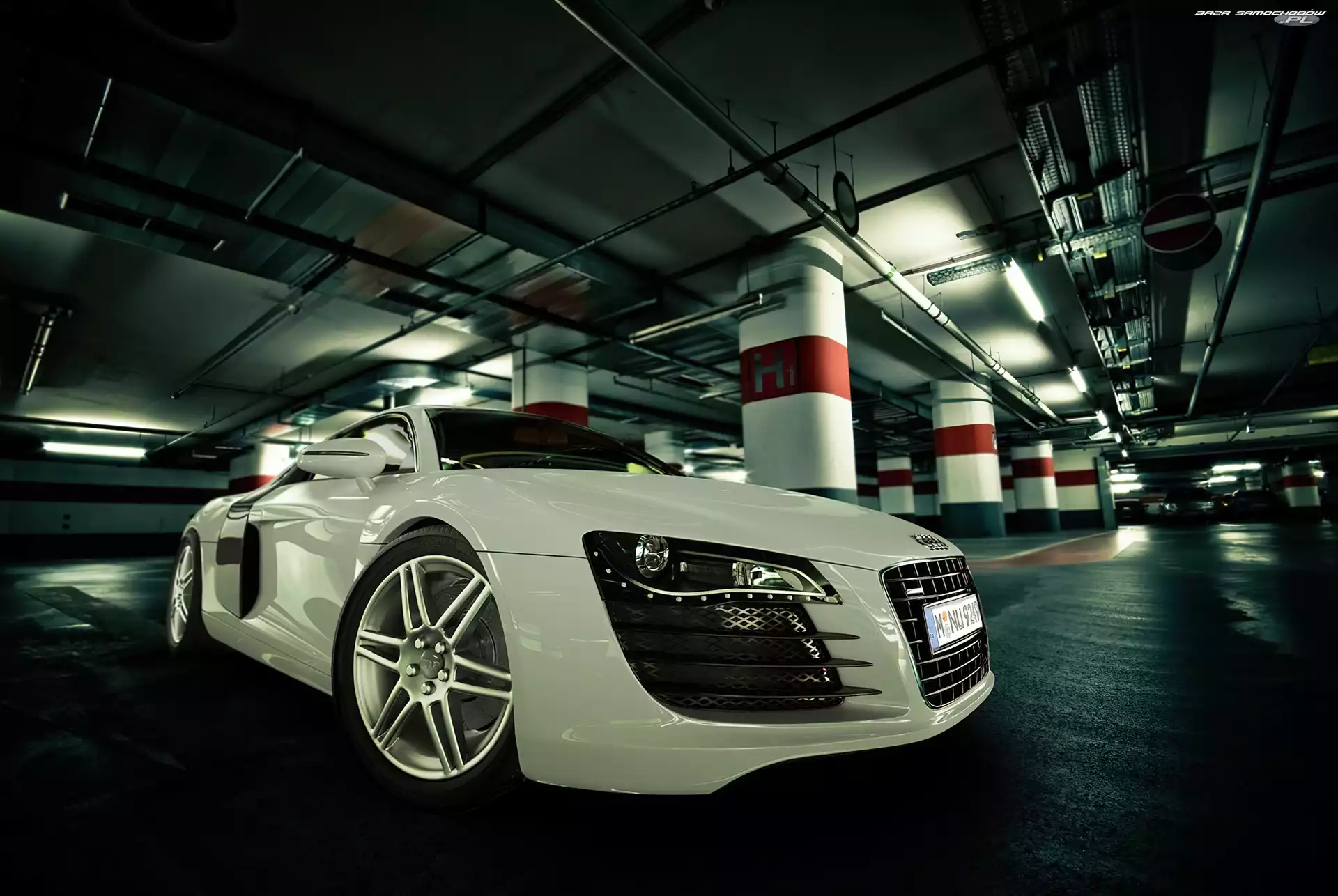 Garaż, Audi R8, Podziemny