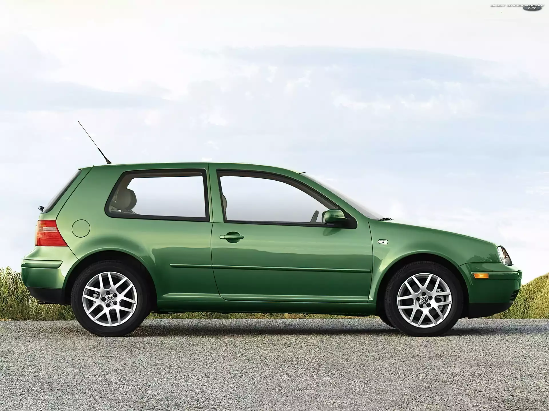 Golf 4, Prawy Bok