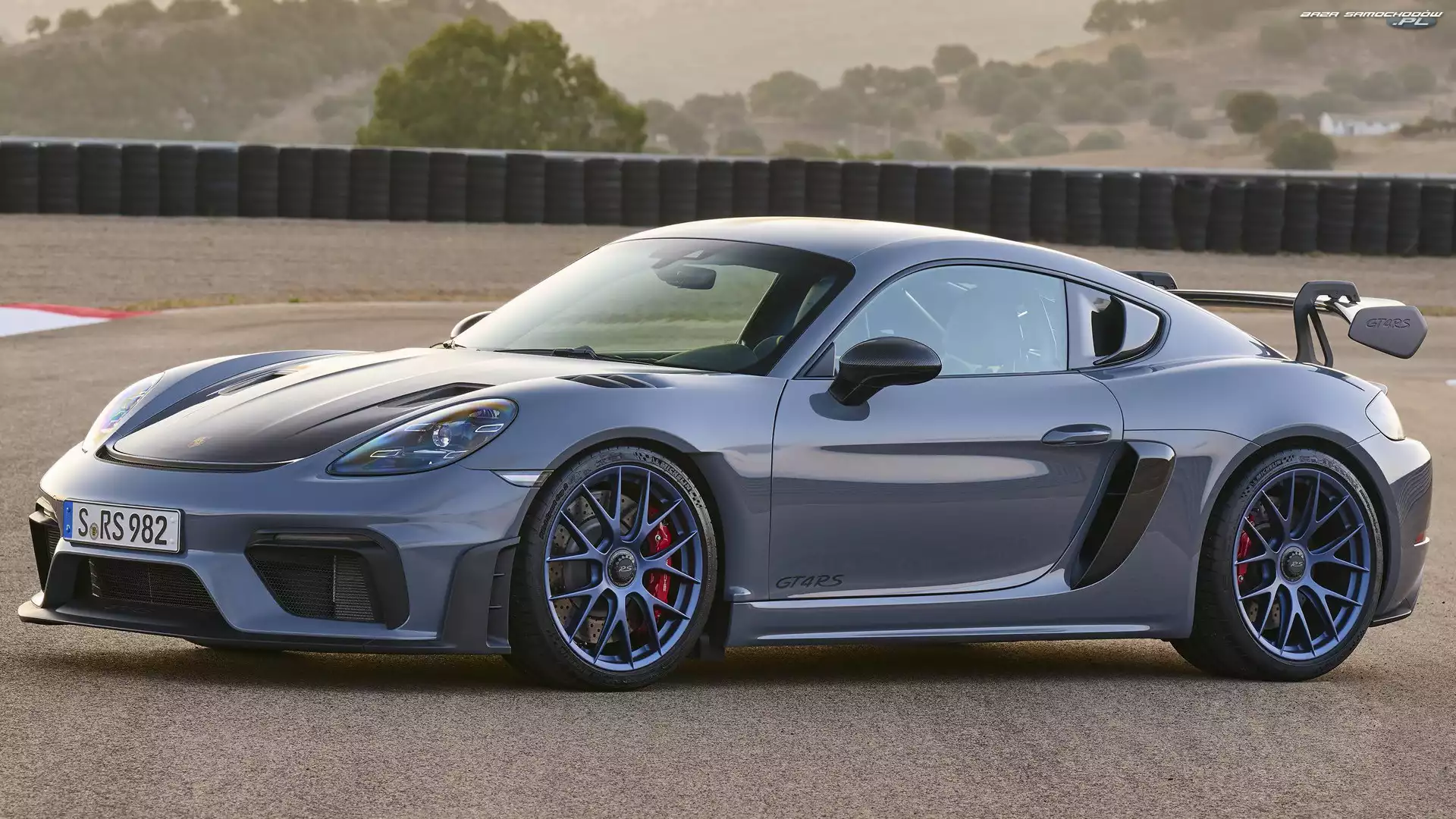 Porsche 718 Cayman GT4 RS, Szare