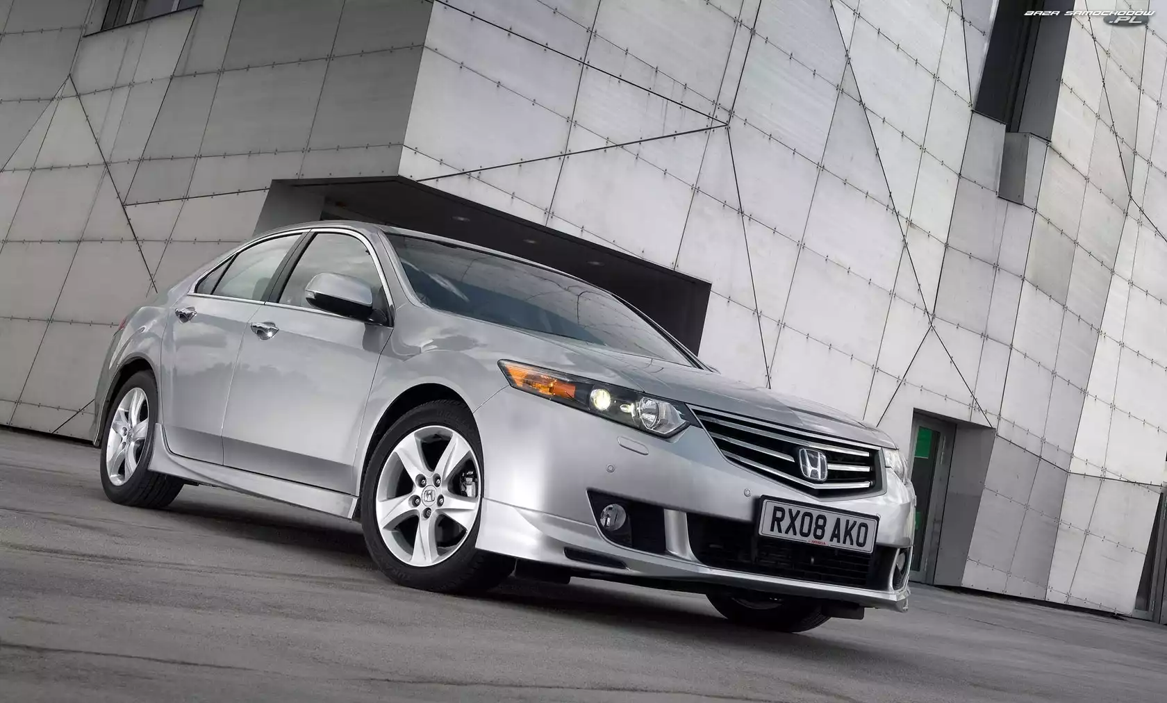 Halogeny, Honda Accord, Atrapa
