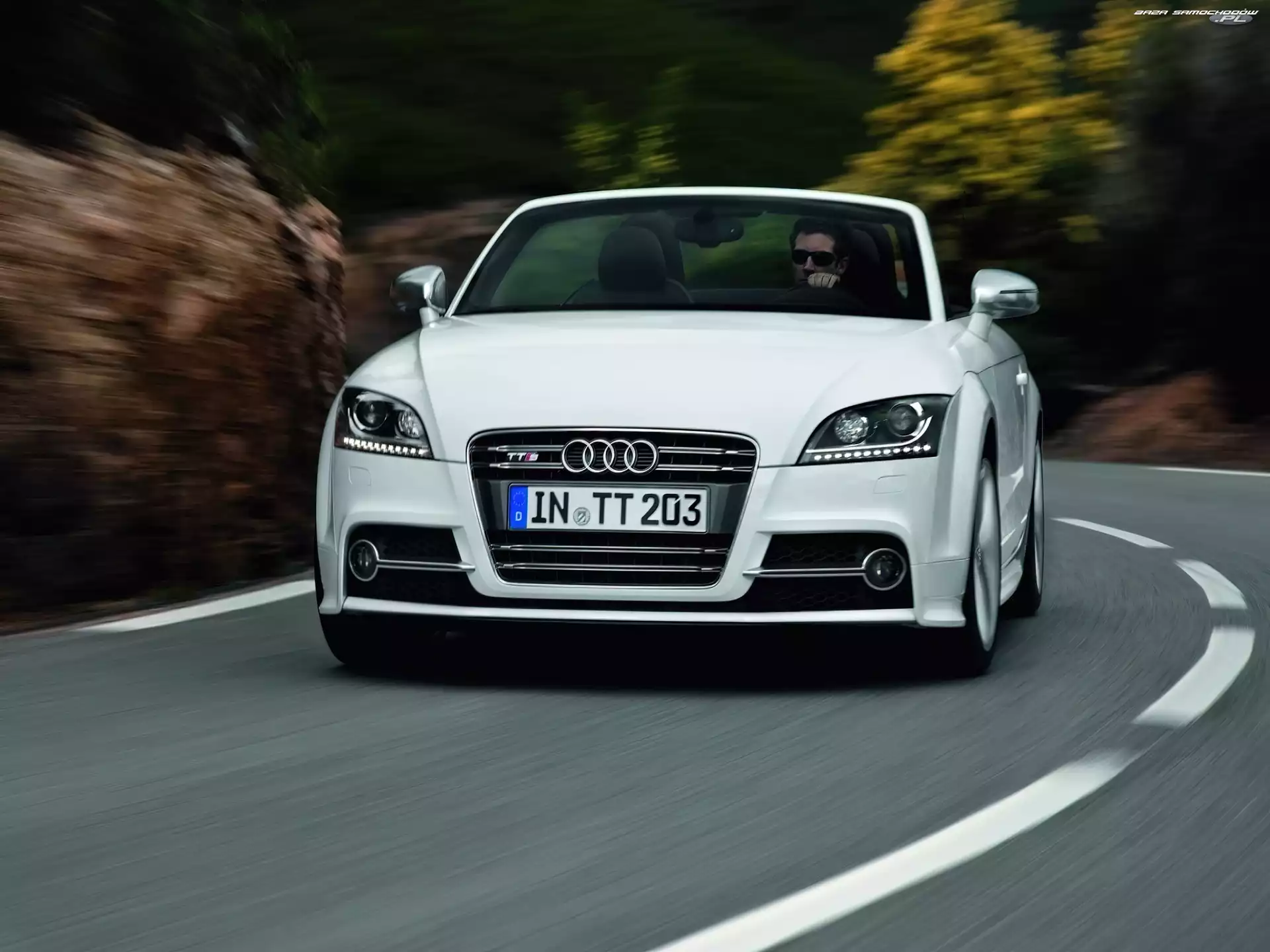 Halogeny, Audi TT, Przód