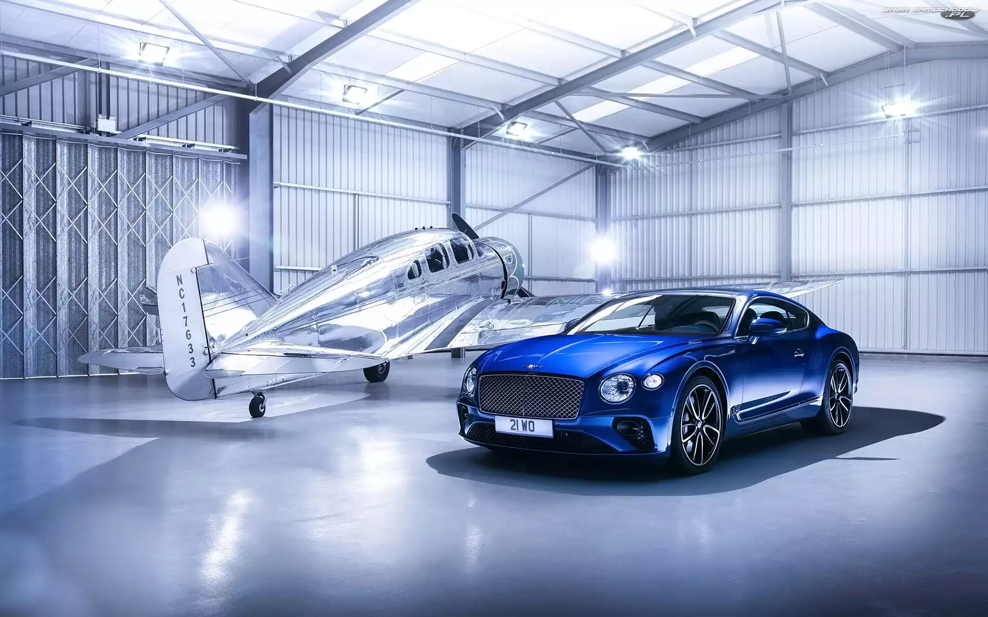 2018, Hangar, Bentley Continental GT Coupé, Samolot