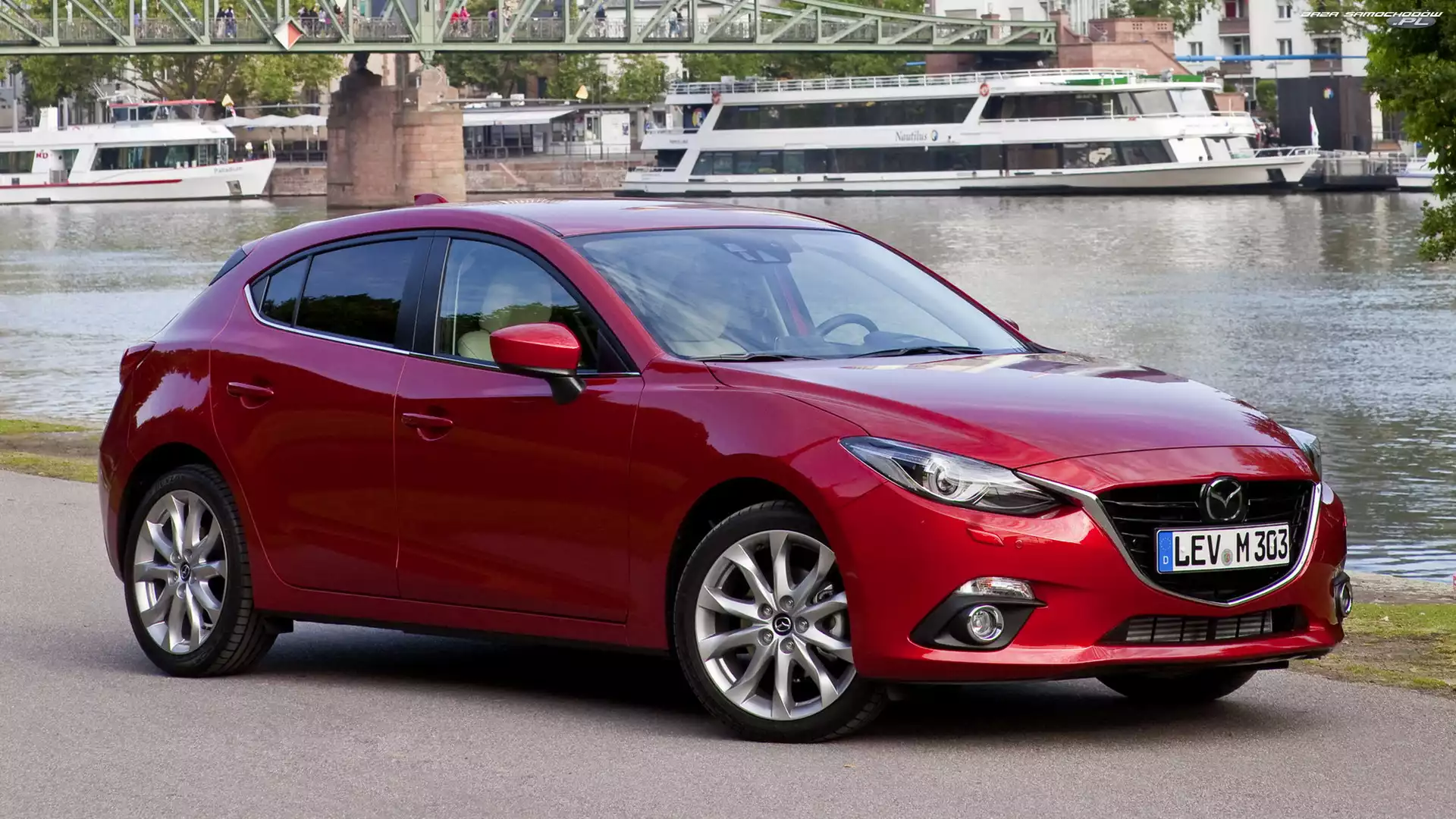 Hatchback, Czerwona, Mazda 3