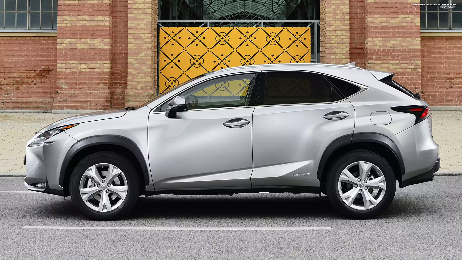 2014, Lexus NX Hybrid