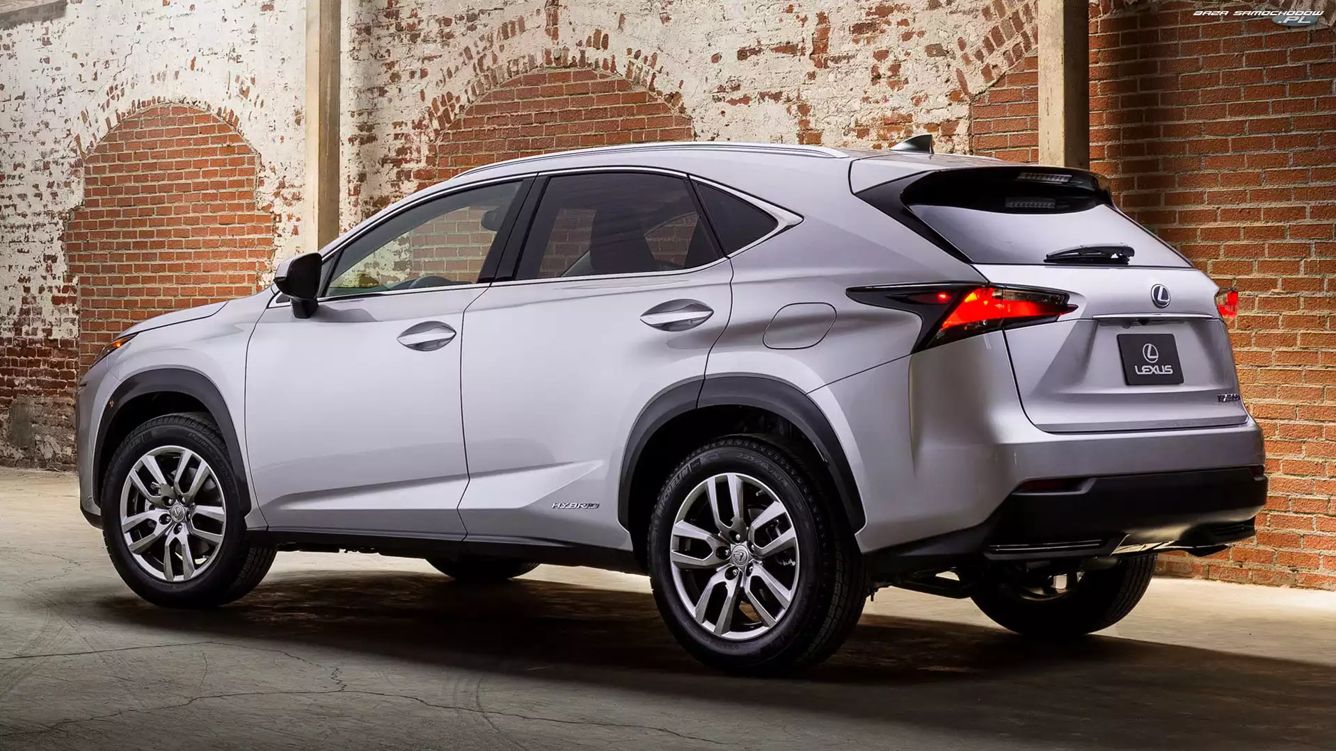 2015, Lexus NX Hybryda