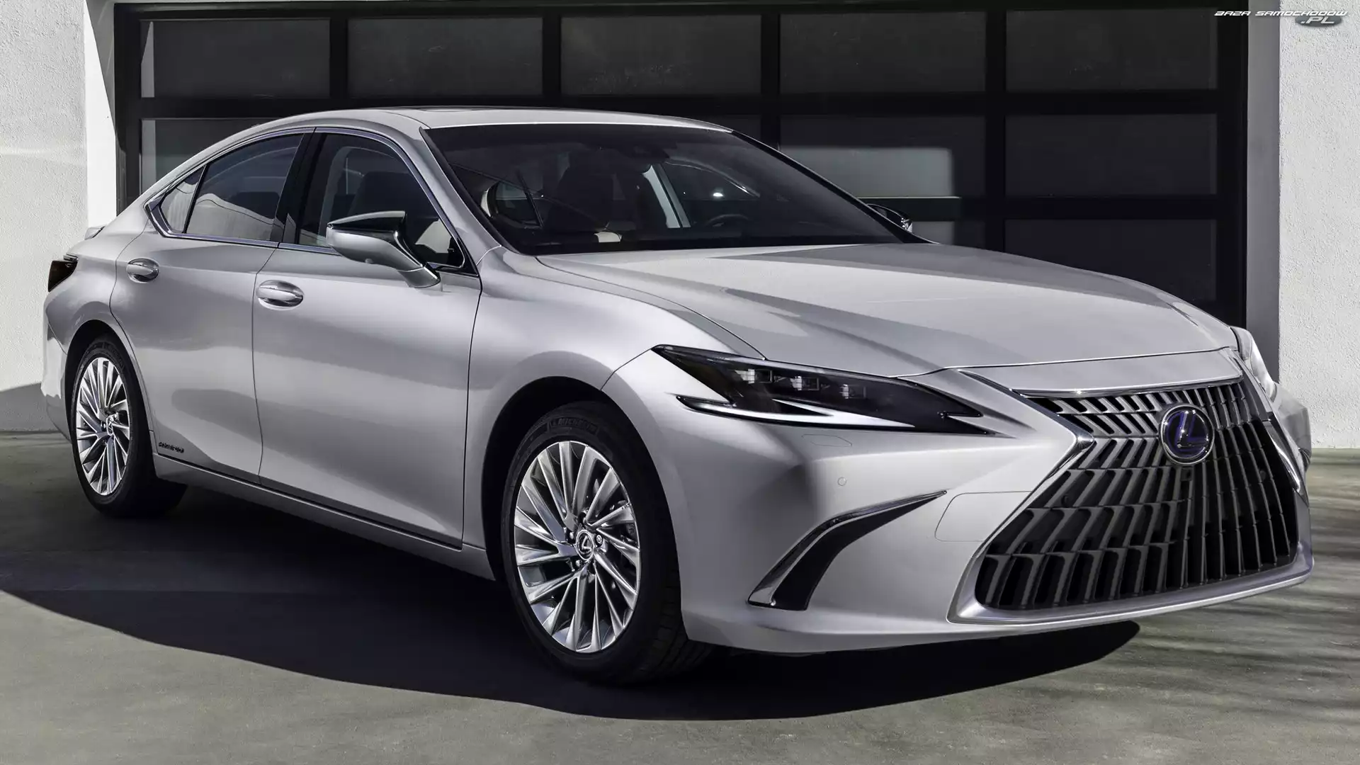2021, Lexus ES, Hybryda