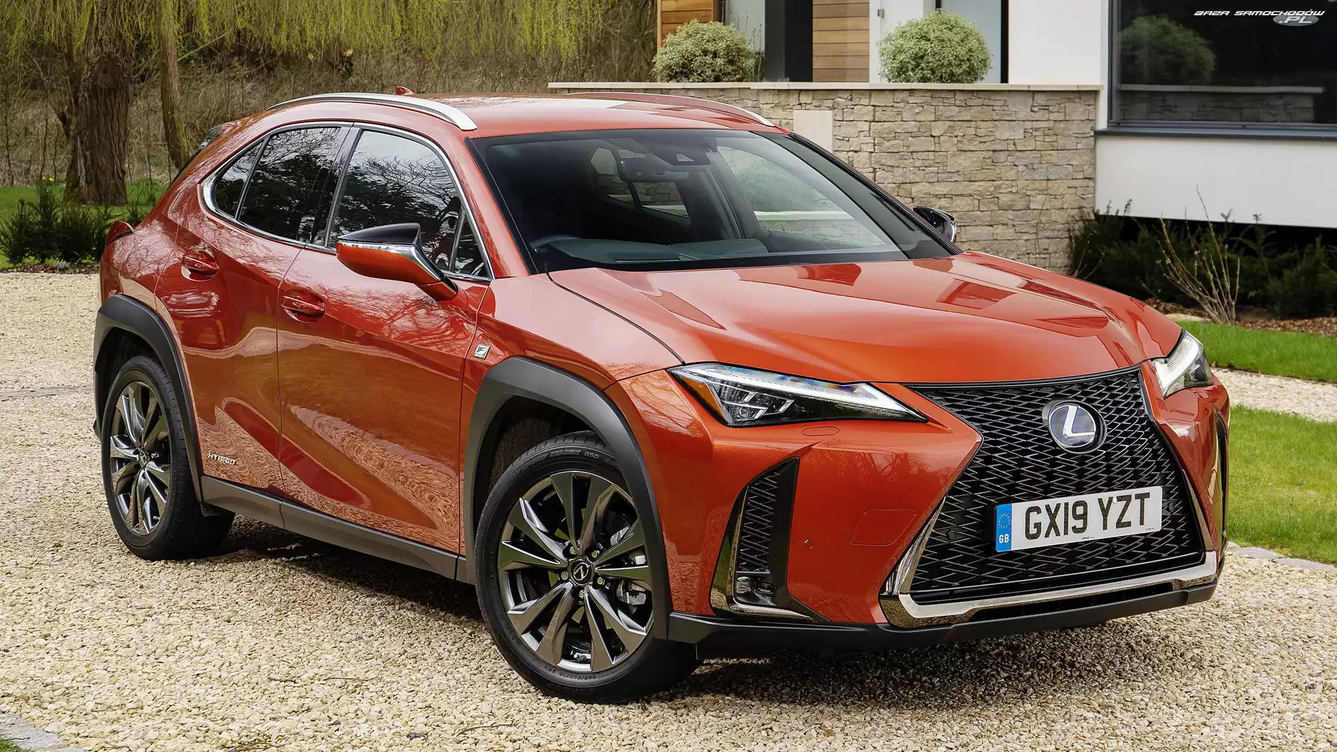 Hybryda, Bok, Lexus UX, Przód