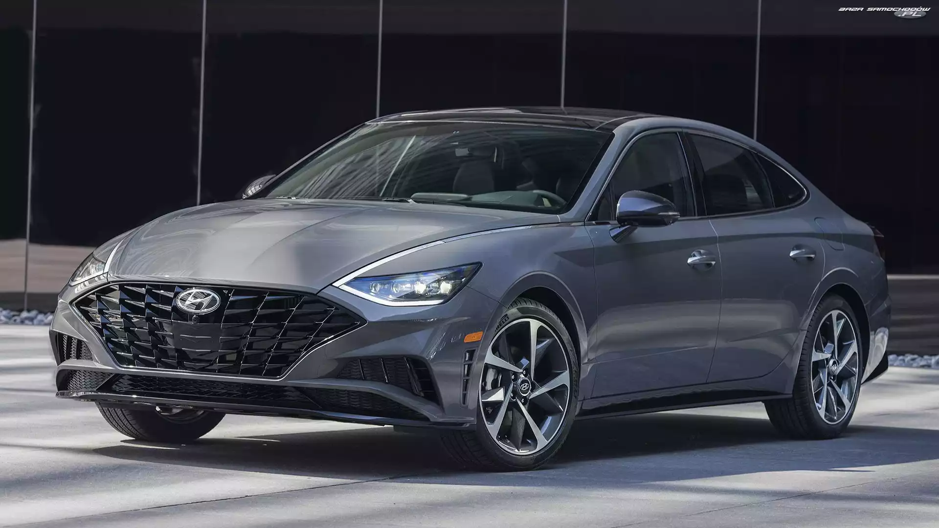 Hyundai Sonata Sport, Przód