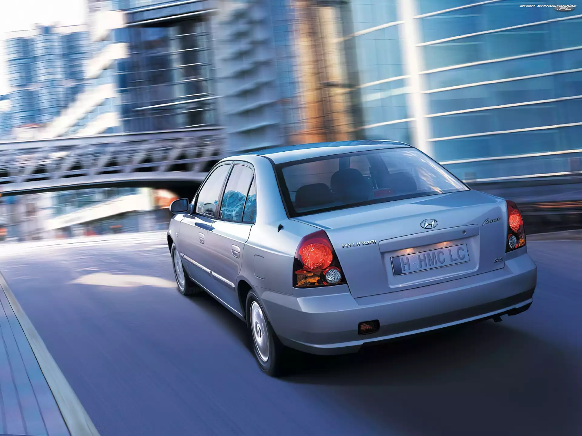 Hyundai Accent, Srebrny