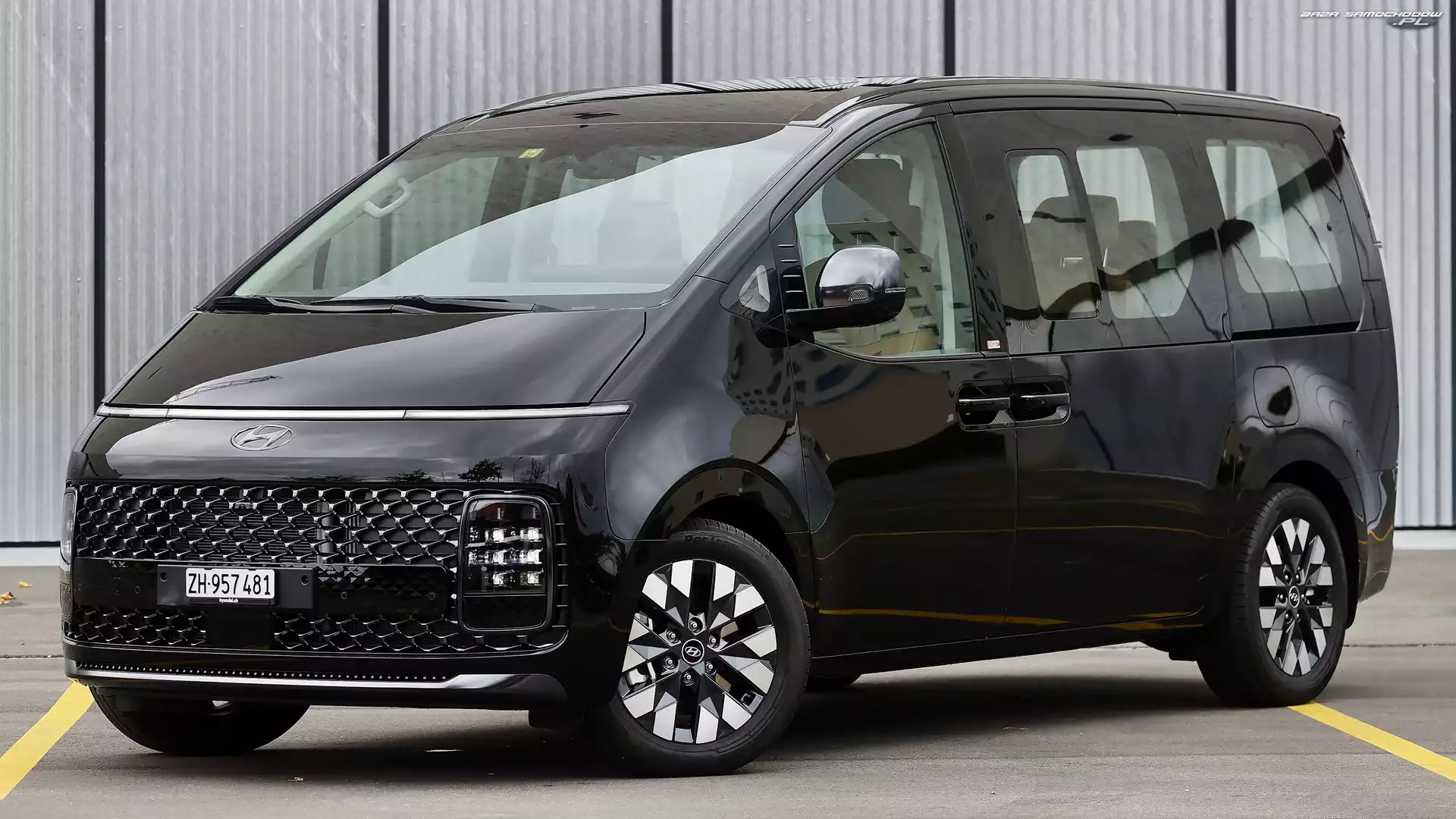 Hyundai Staria