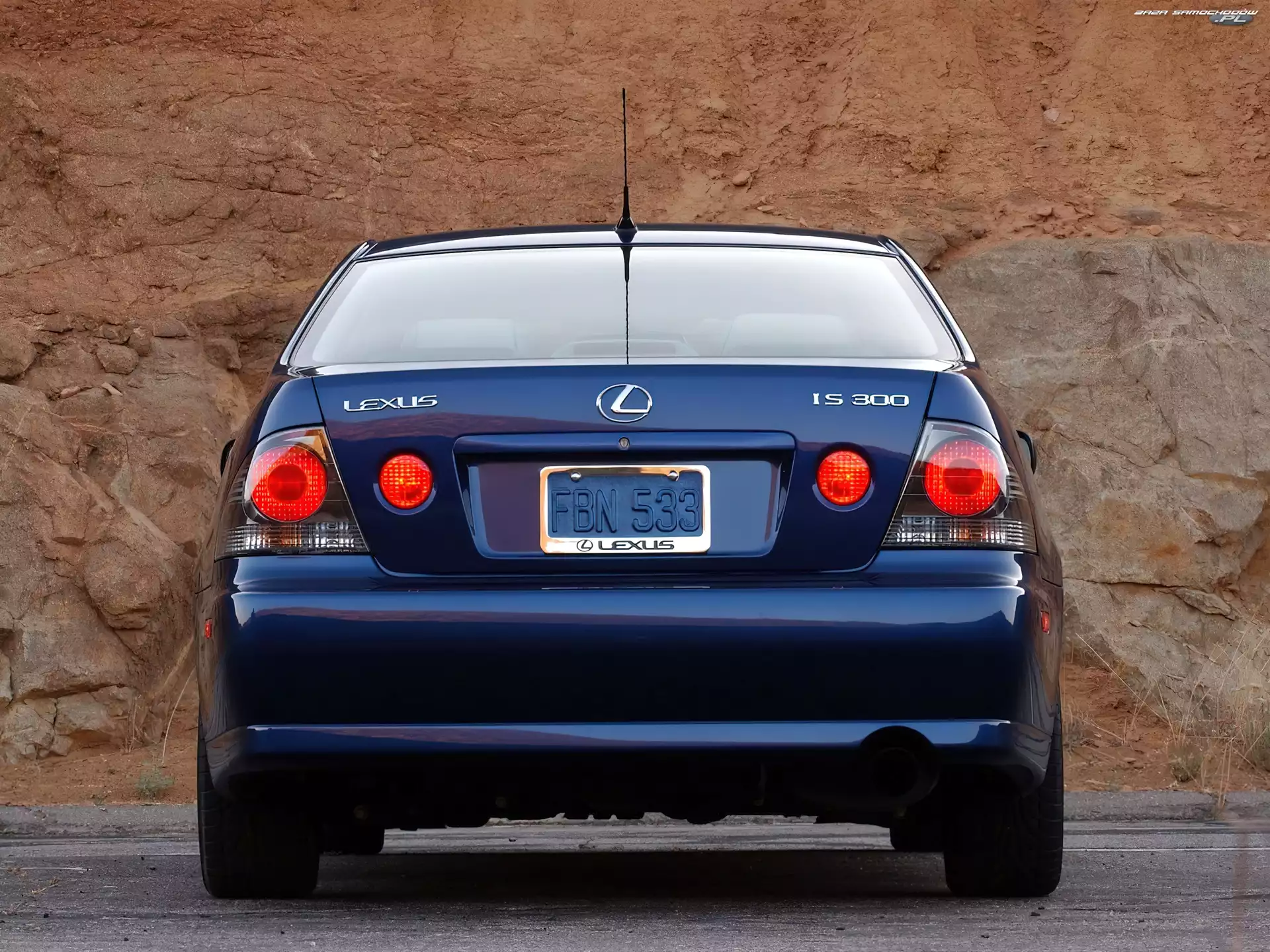 300, Lexus IS