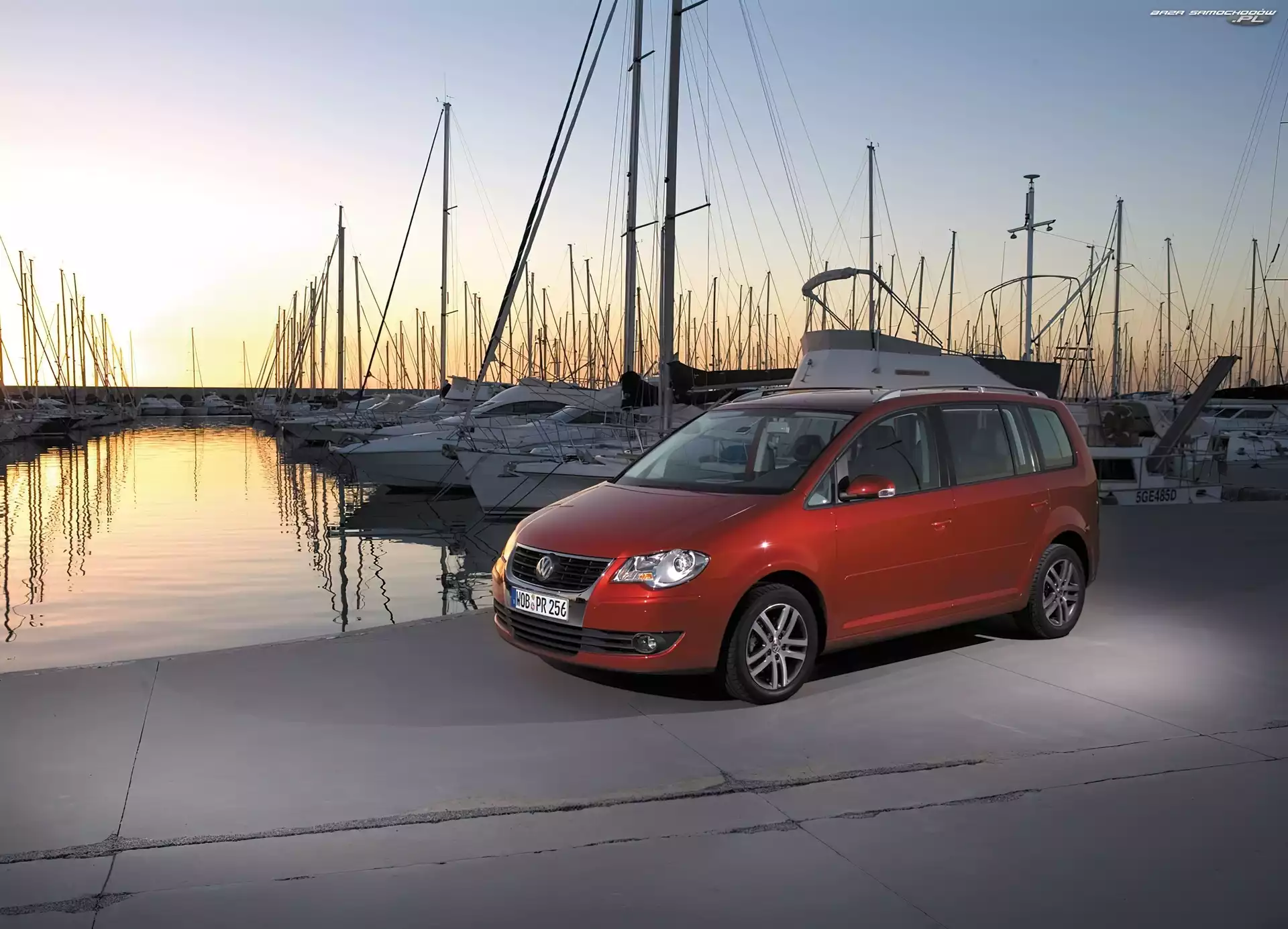 Jachtowa, Volkswagen Touran, Przystań