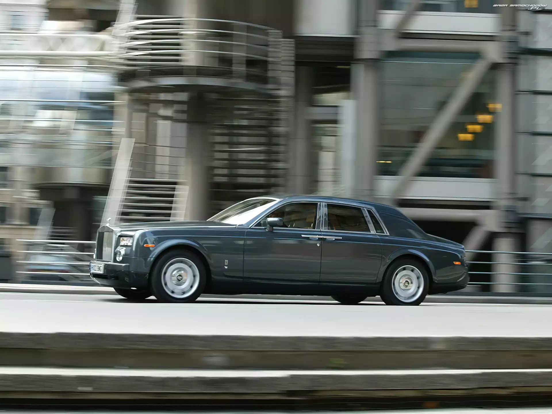 Jezdny, Rolls-Royce Phantom, Układ