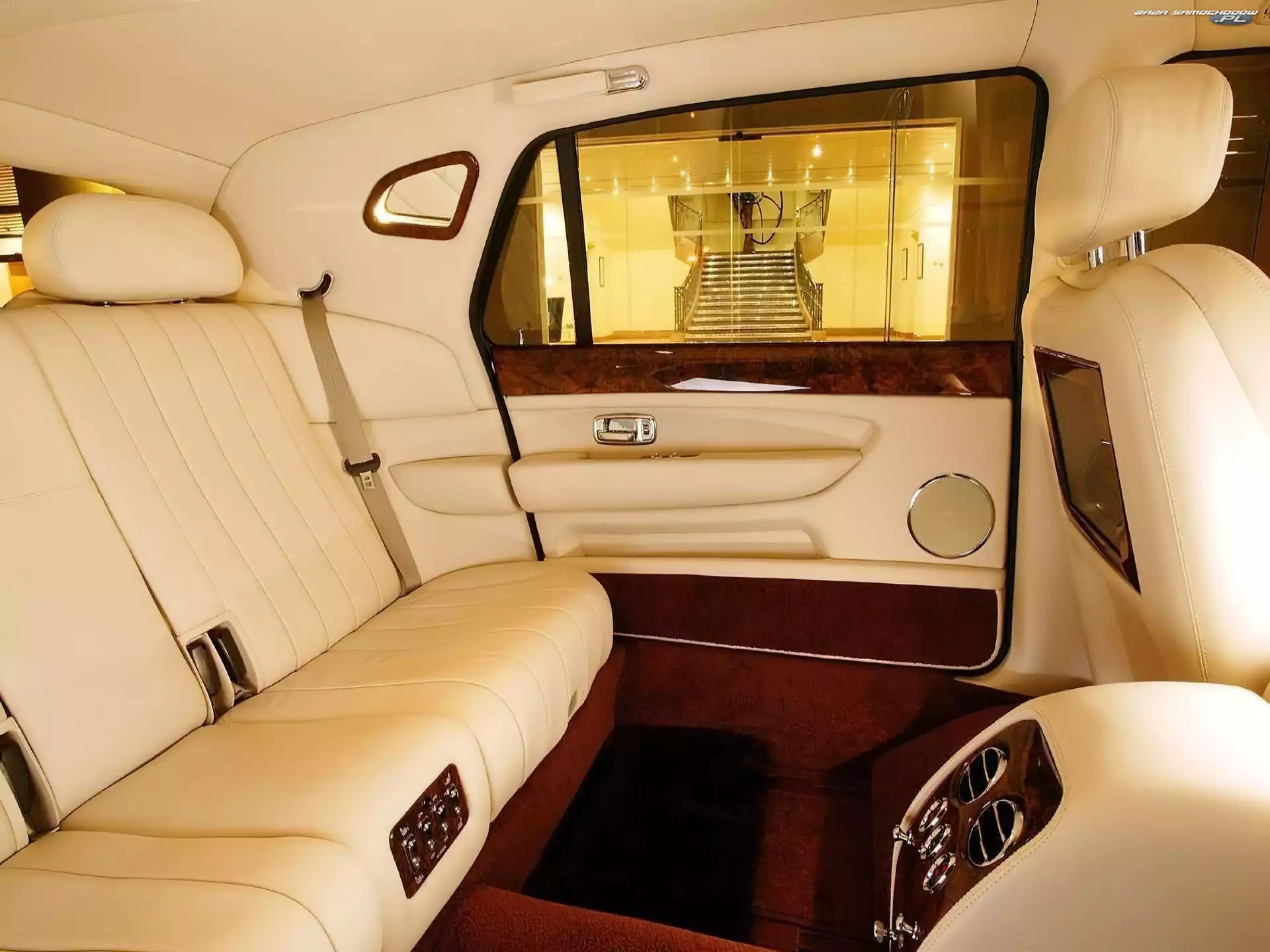 Kanapa, Bentley Arnage, Tylna