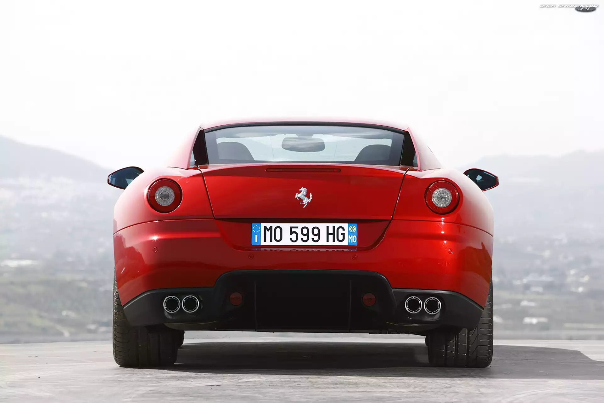 Kapcie, Ferrari 599, Szerokie