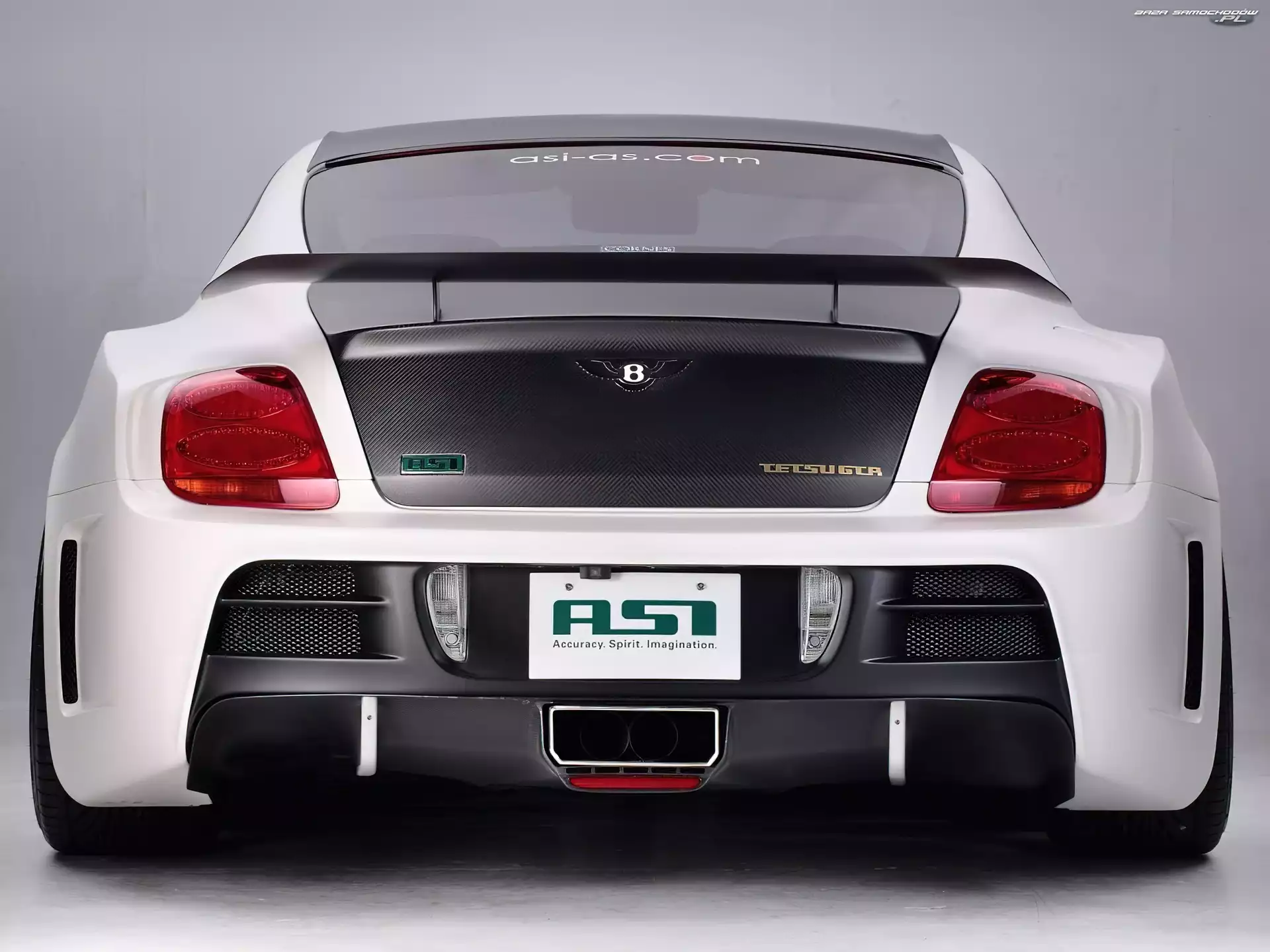 Karbonowe, Bentley Continental, Dodatki