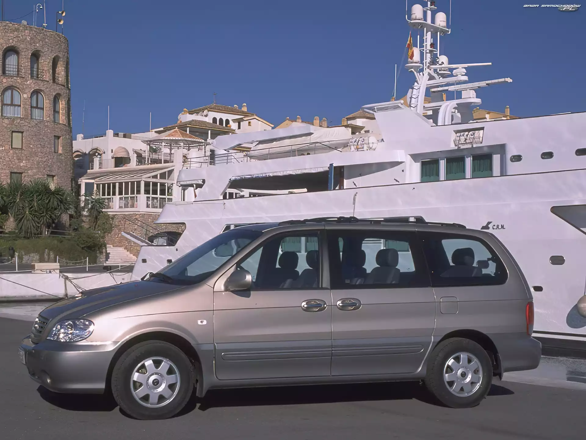 Kia Carnival, Rodzinna