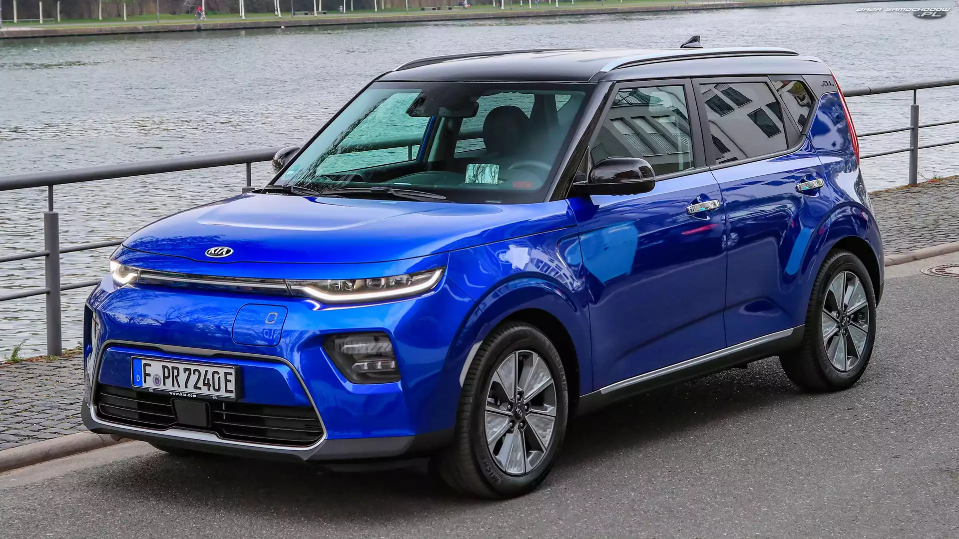 Niebieska, Kia Soul, Bok, Przód