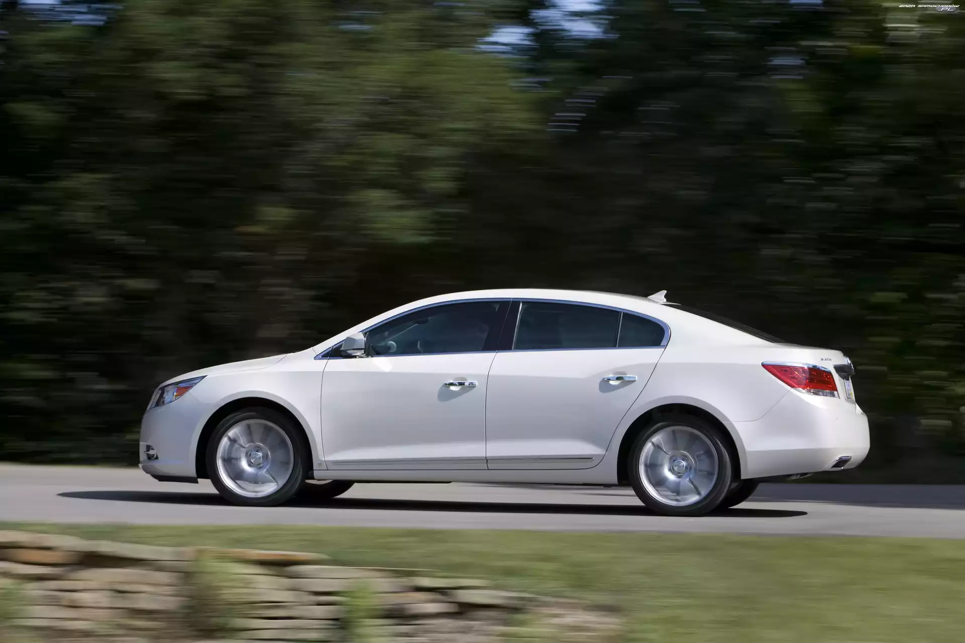 Kierowcy, Buick LaCrosse, Strona