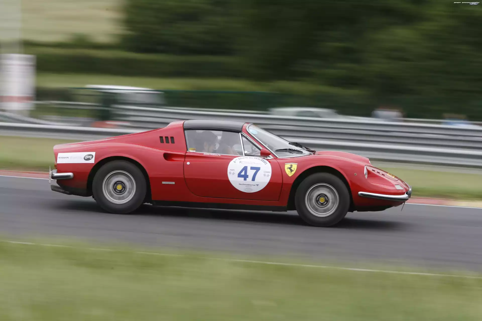 Klasyków, Ferrari Dino, Wyścig