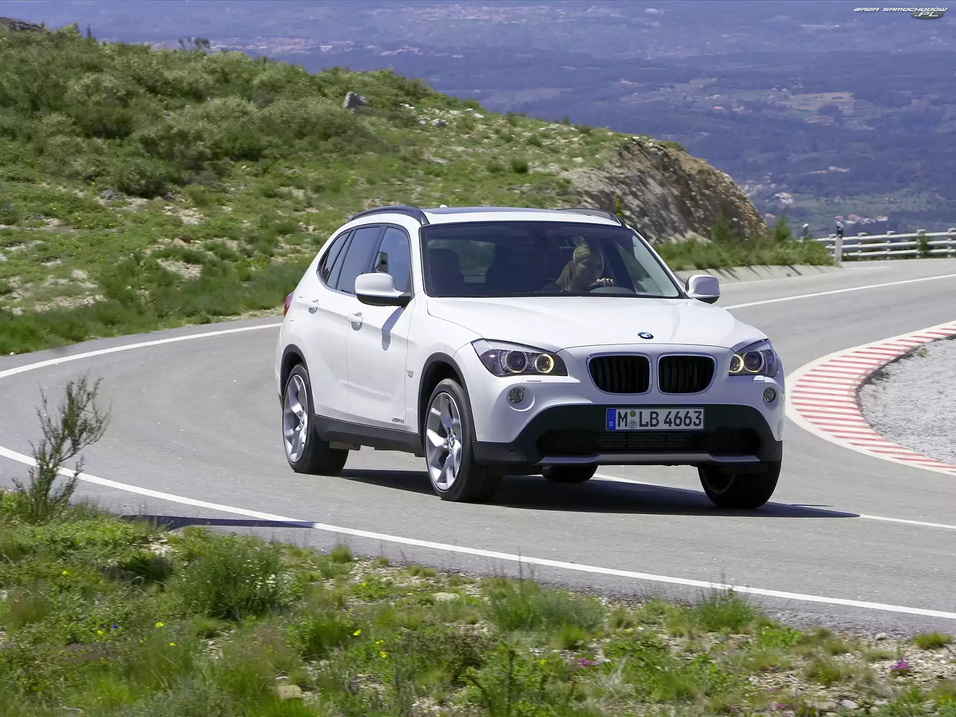Kobieta, Białe, BMW X1