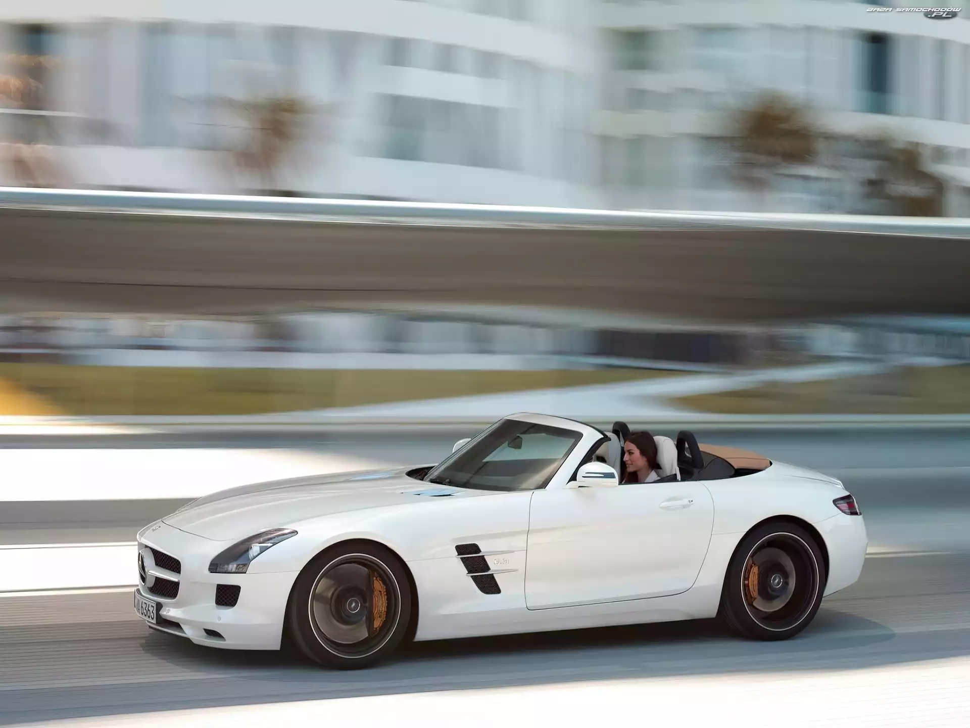 Kobieta, Mercedes-Benz SLS Roadster, AMG
