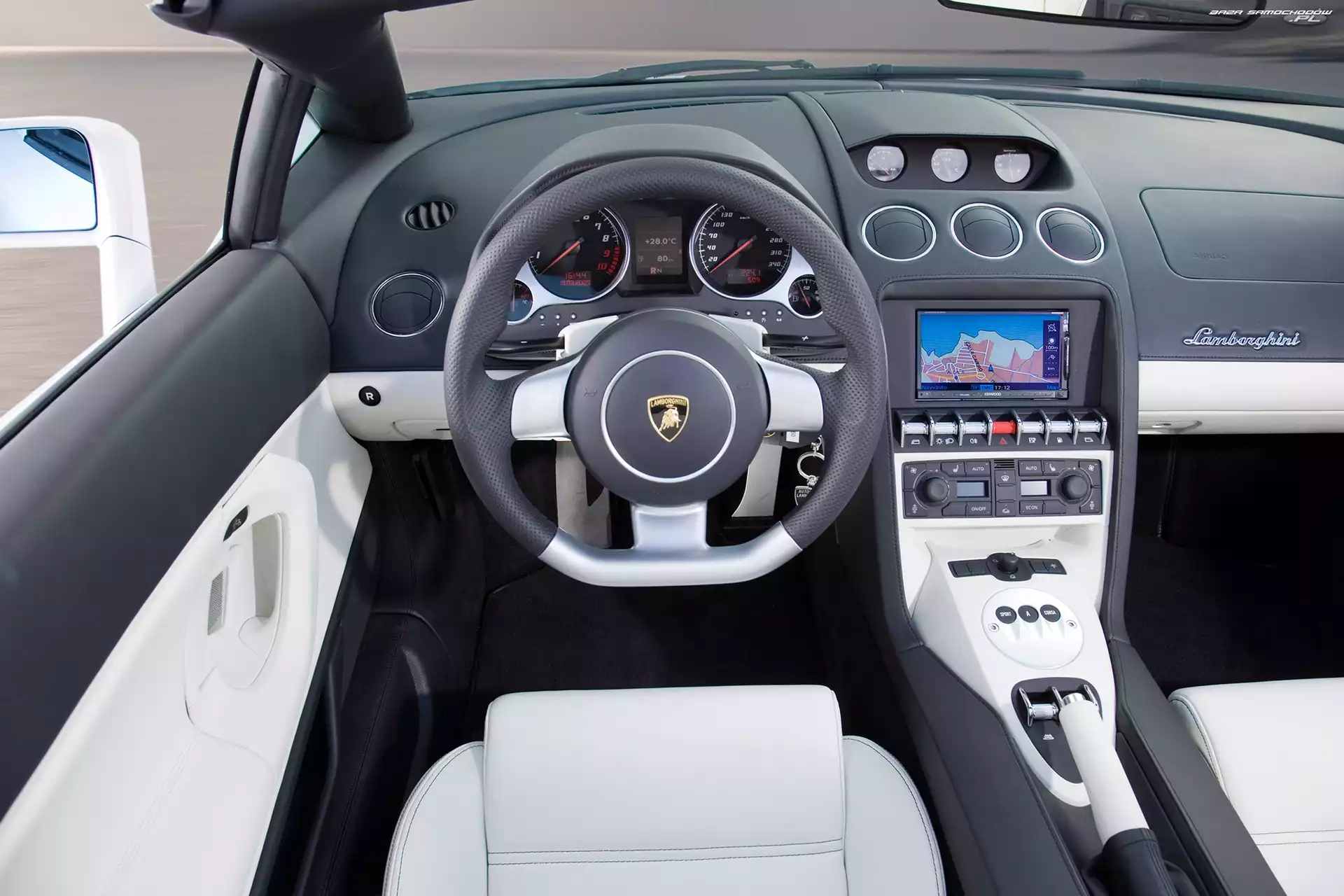 Gallardo, Konsola, Lamborghini