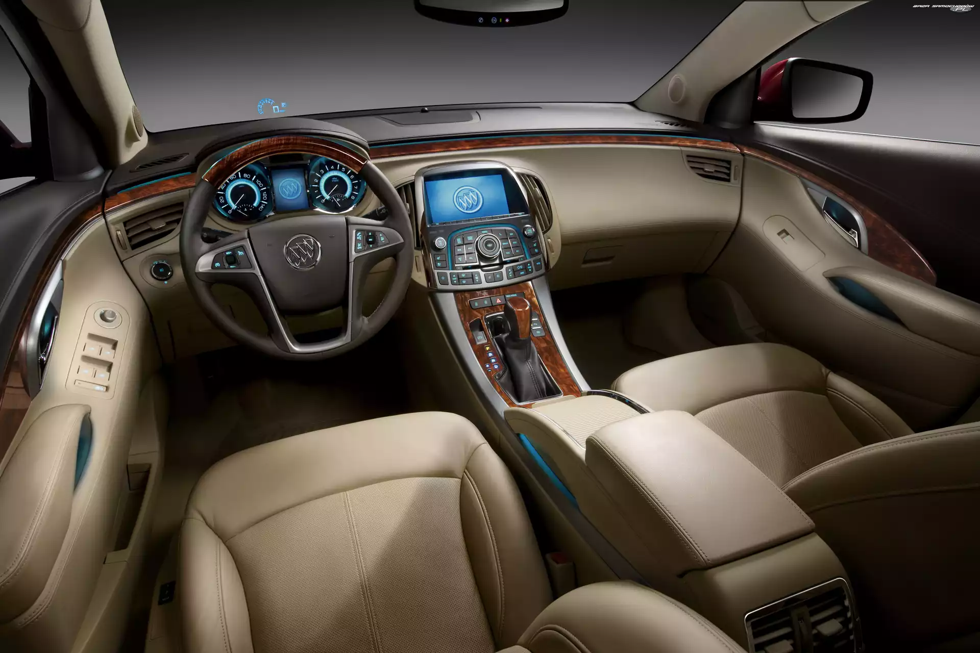 Środkowy, Buick LaCrosse, Tunel
