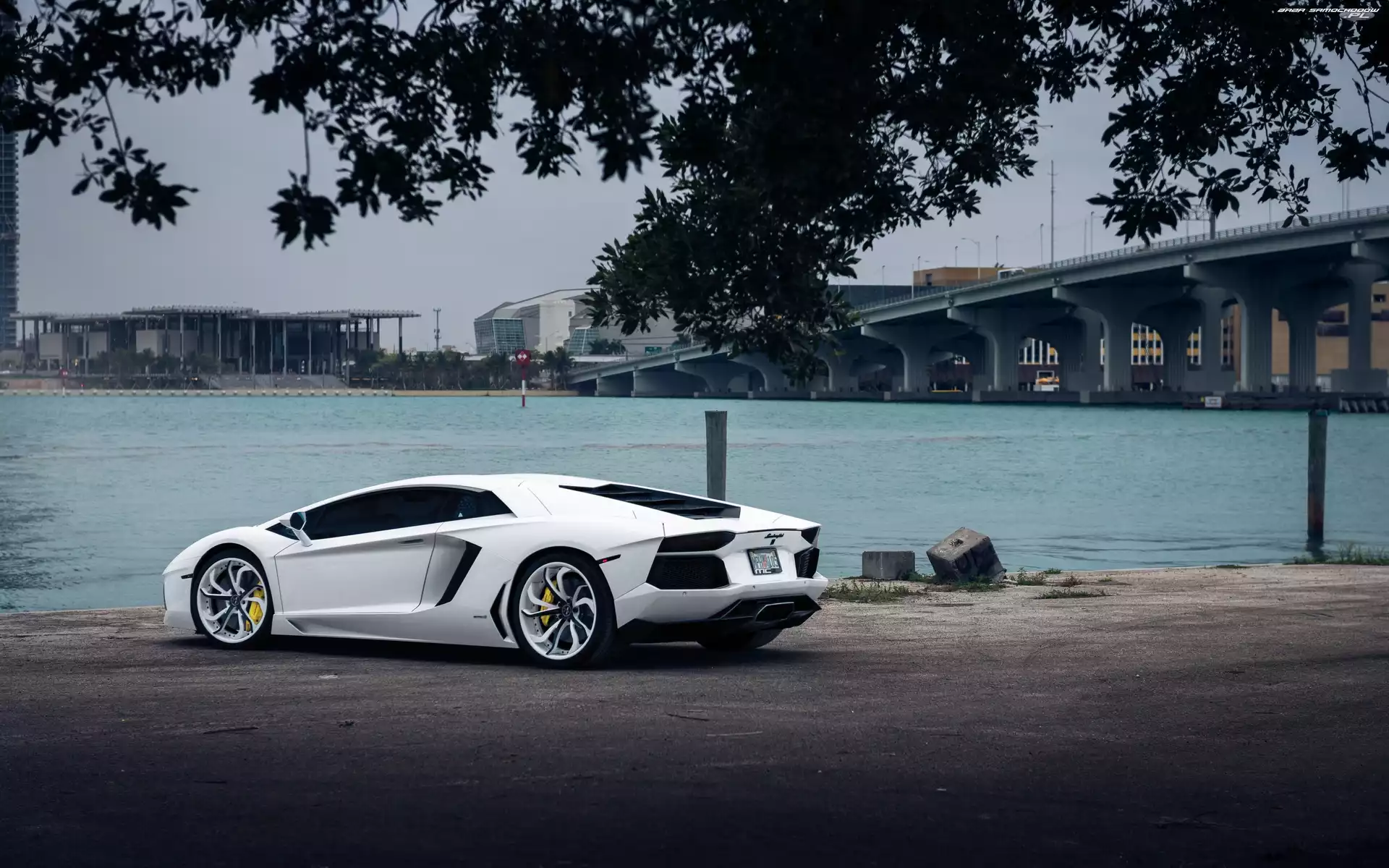 Lamborghini, Most, Białe, Rzeka