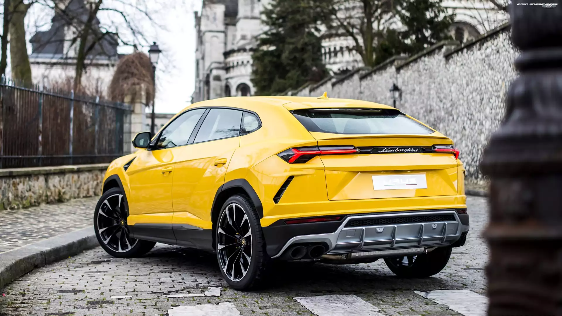 Lamborghini Urus, Droga, Żółte, Budynki