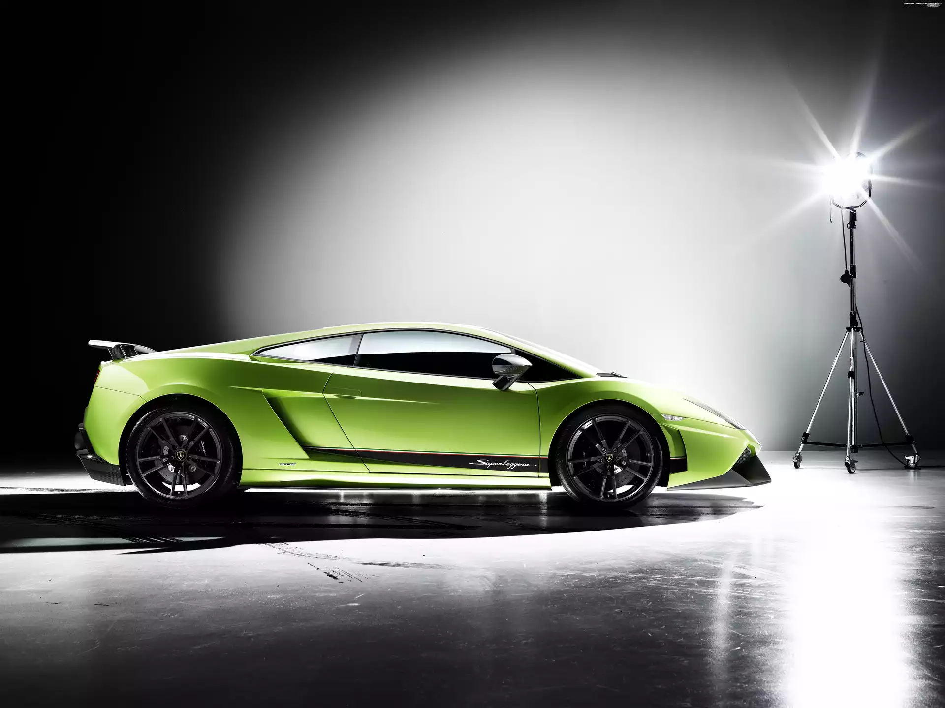 Lamborghini Gallardo, Prawa, Strona