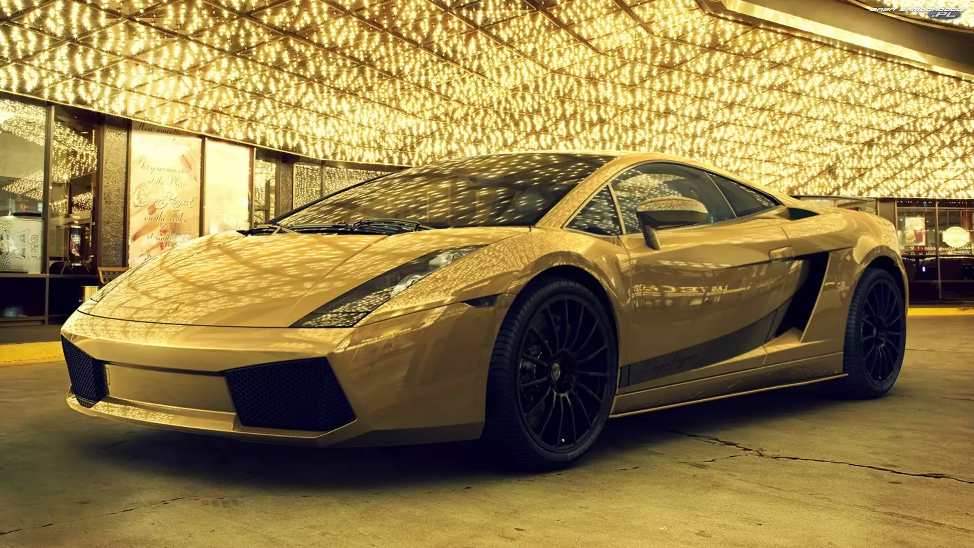 Lamborghini, Sklepy, Złote, Pasaż
