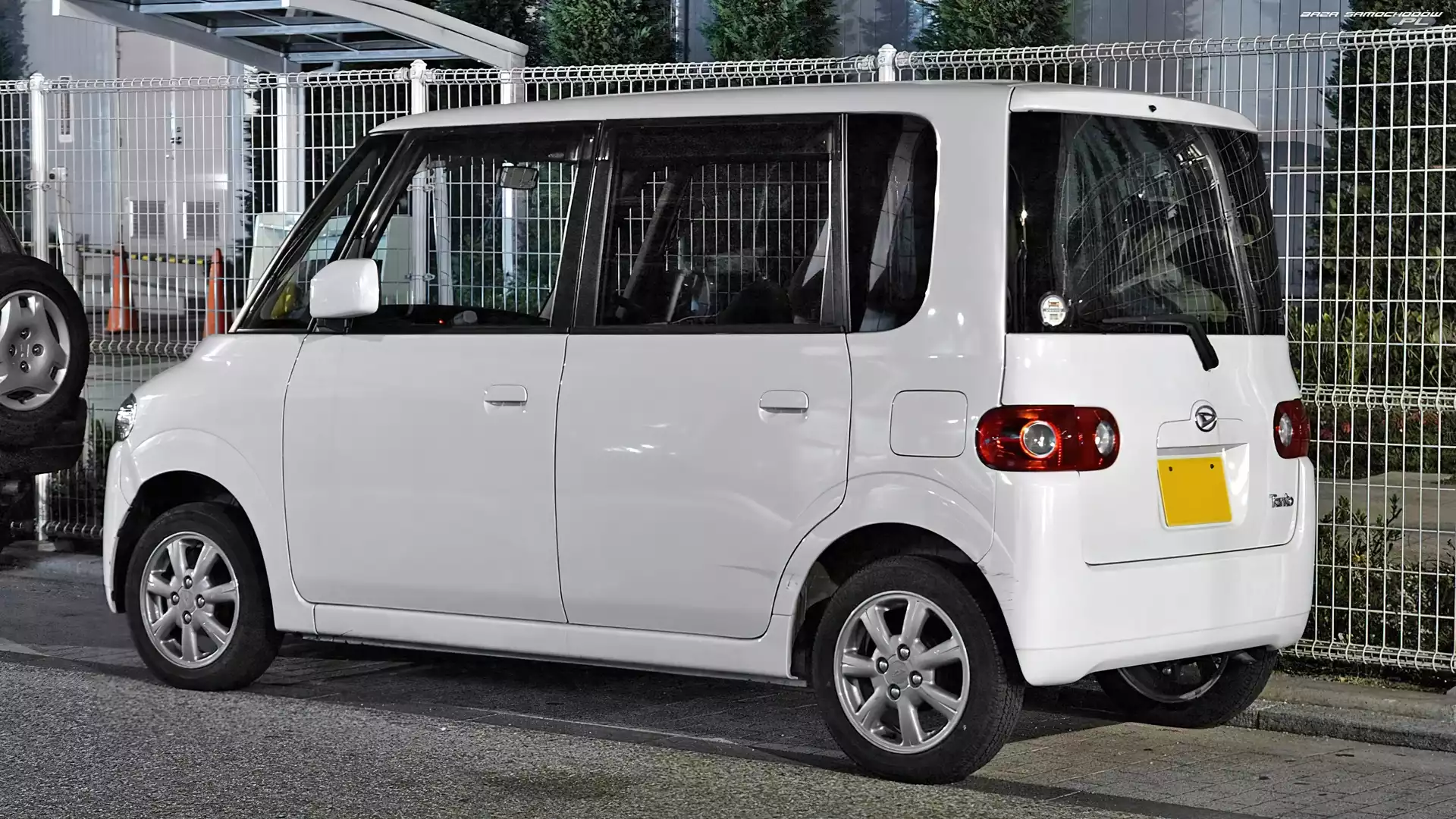 Lampa, Białe, Daihatsu Tanto