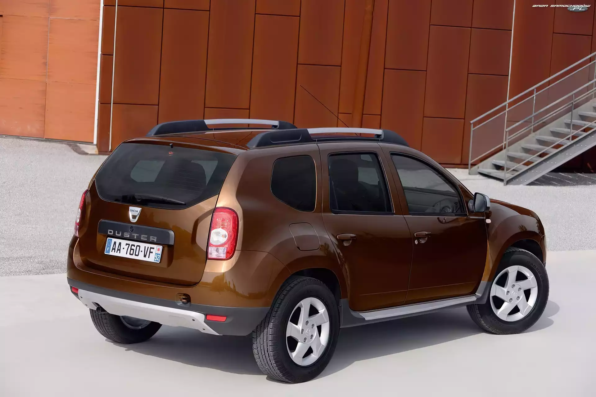 Lampa, Relingi, Dacia Duster, Tył