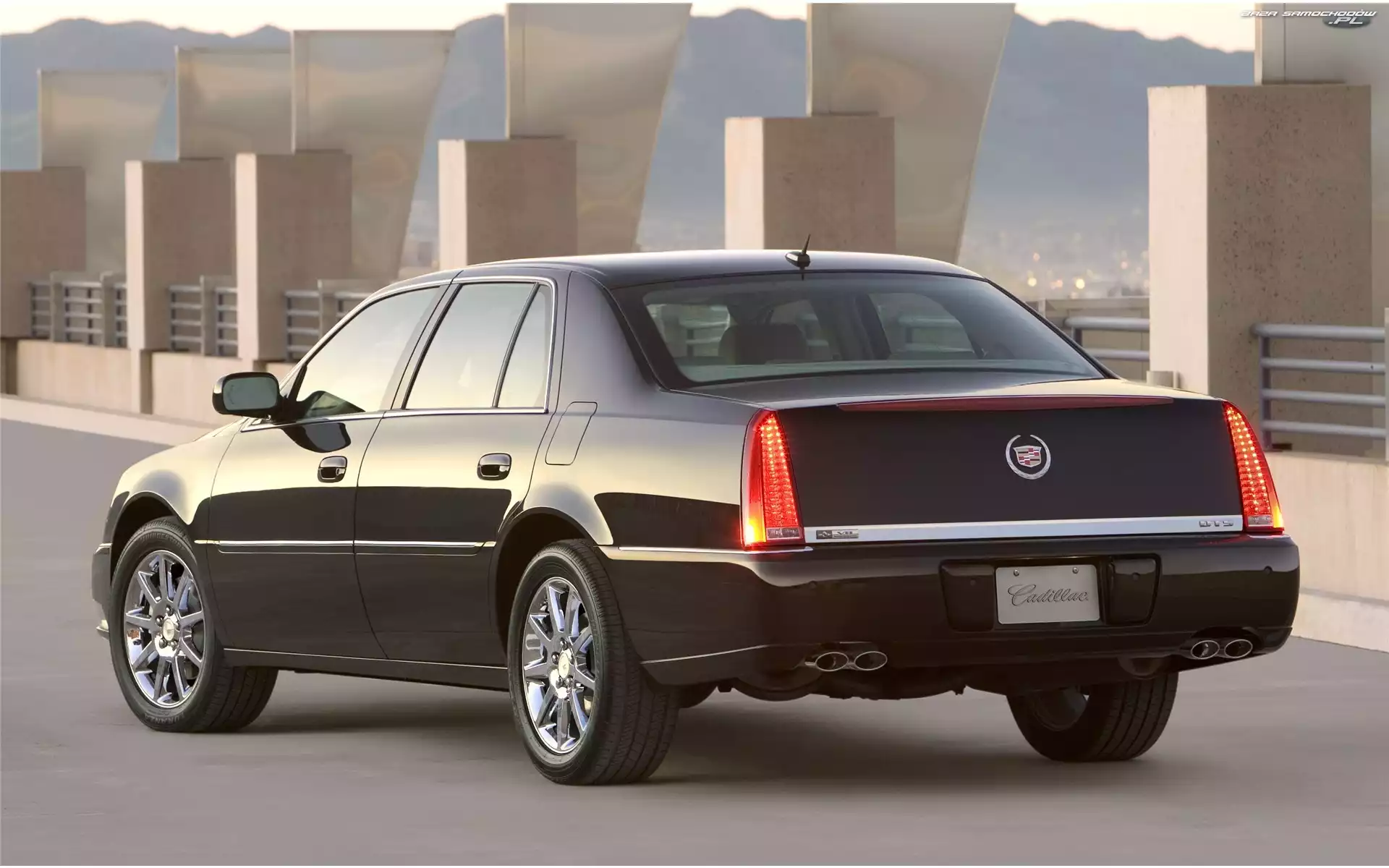 Lampy, Tłumik, Cadillac DTS, Tył