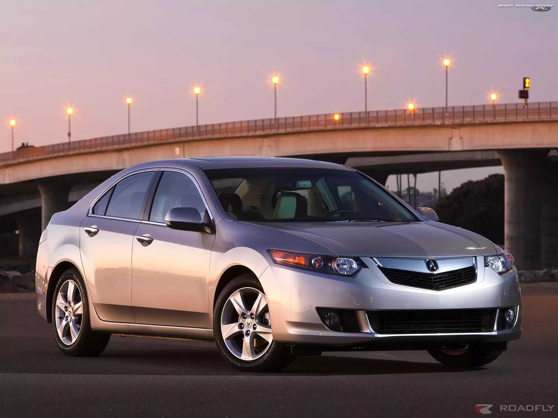 Latarnie, Acura TSX, Estakada